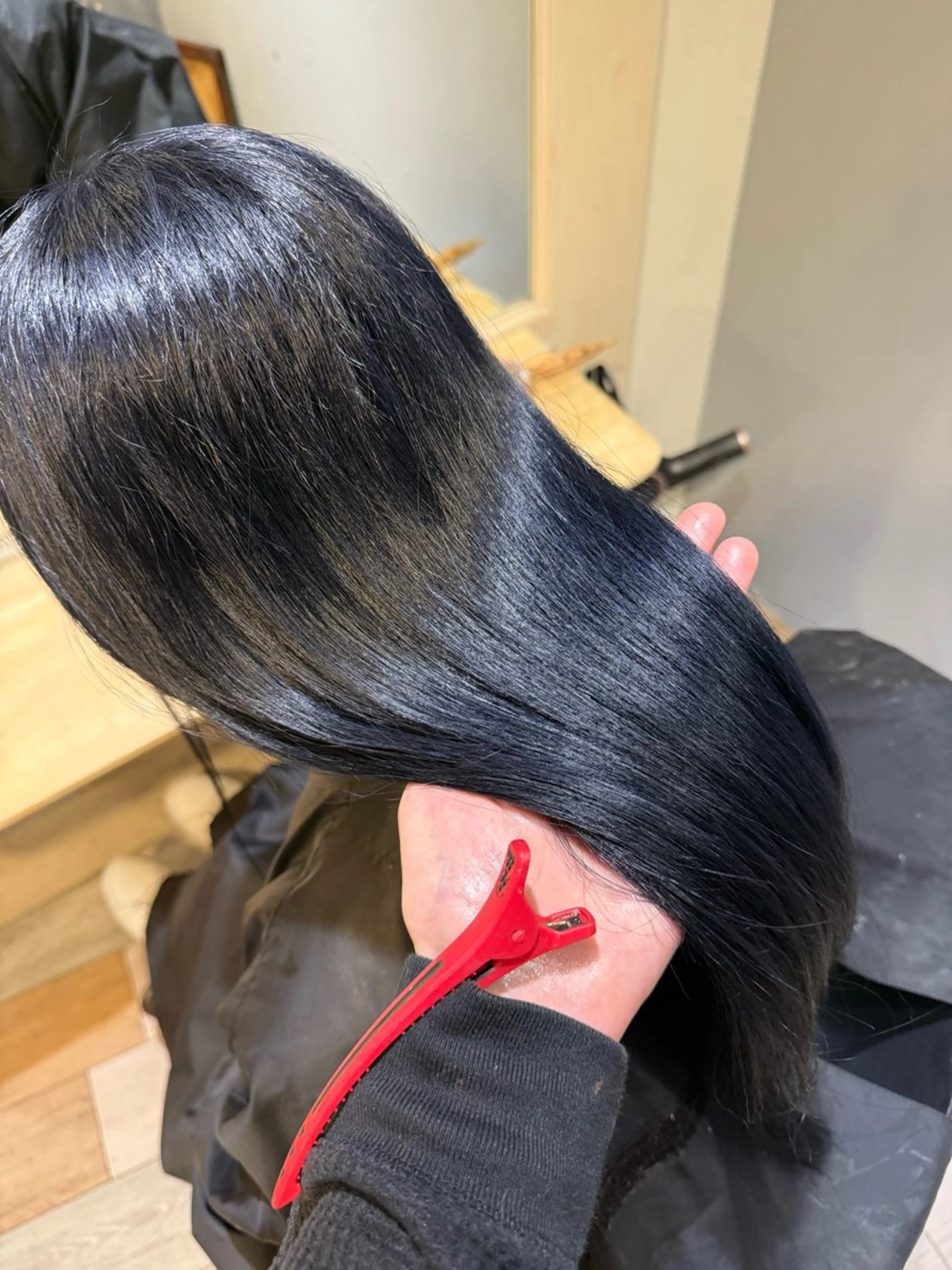 カラー 黒髪 ブリーチ ブルーカラー ブルーブラック ケアブリーチ ヘアカラー トリートメント メンズカット/パーマ 艶カラーTAIGA︎のヘアスタイル