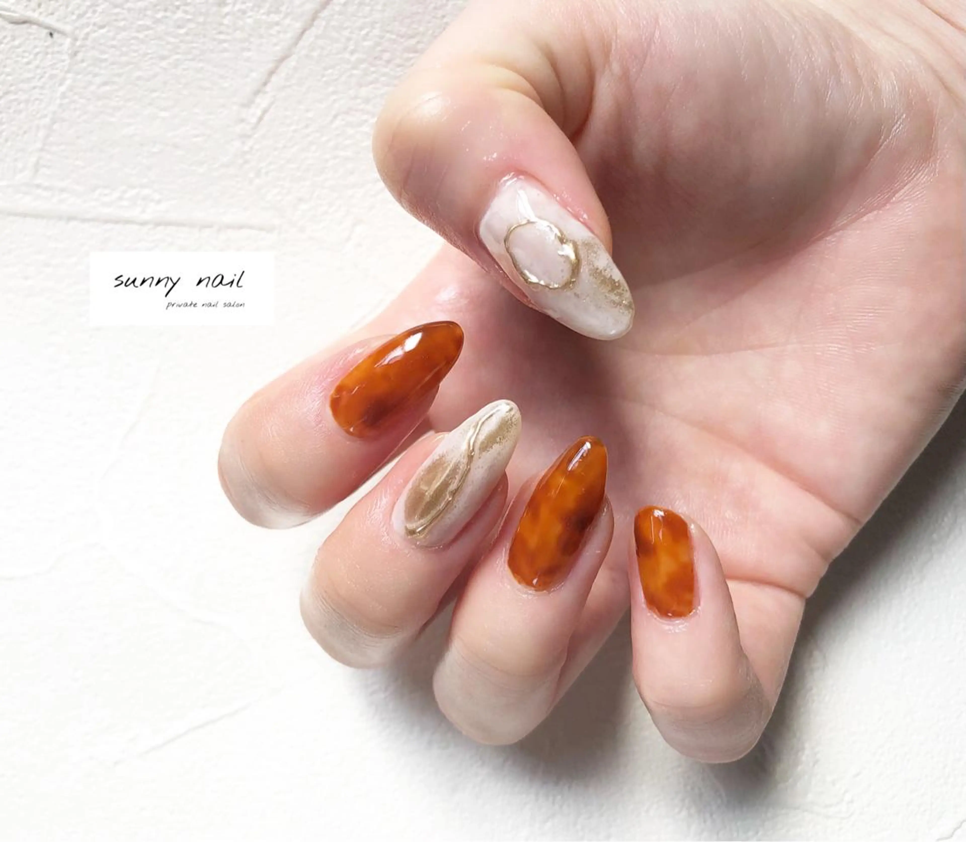ネイル べっ甲ネイル ブラウン ジェルネイル ゴールド おそろいネイル sunny nailのネイルデザイン