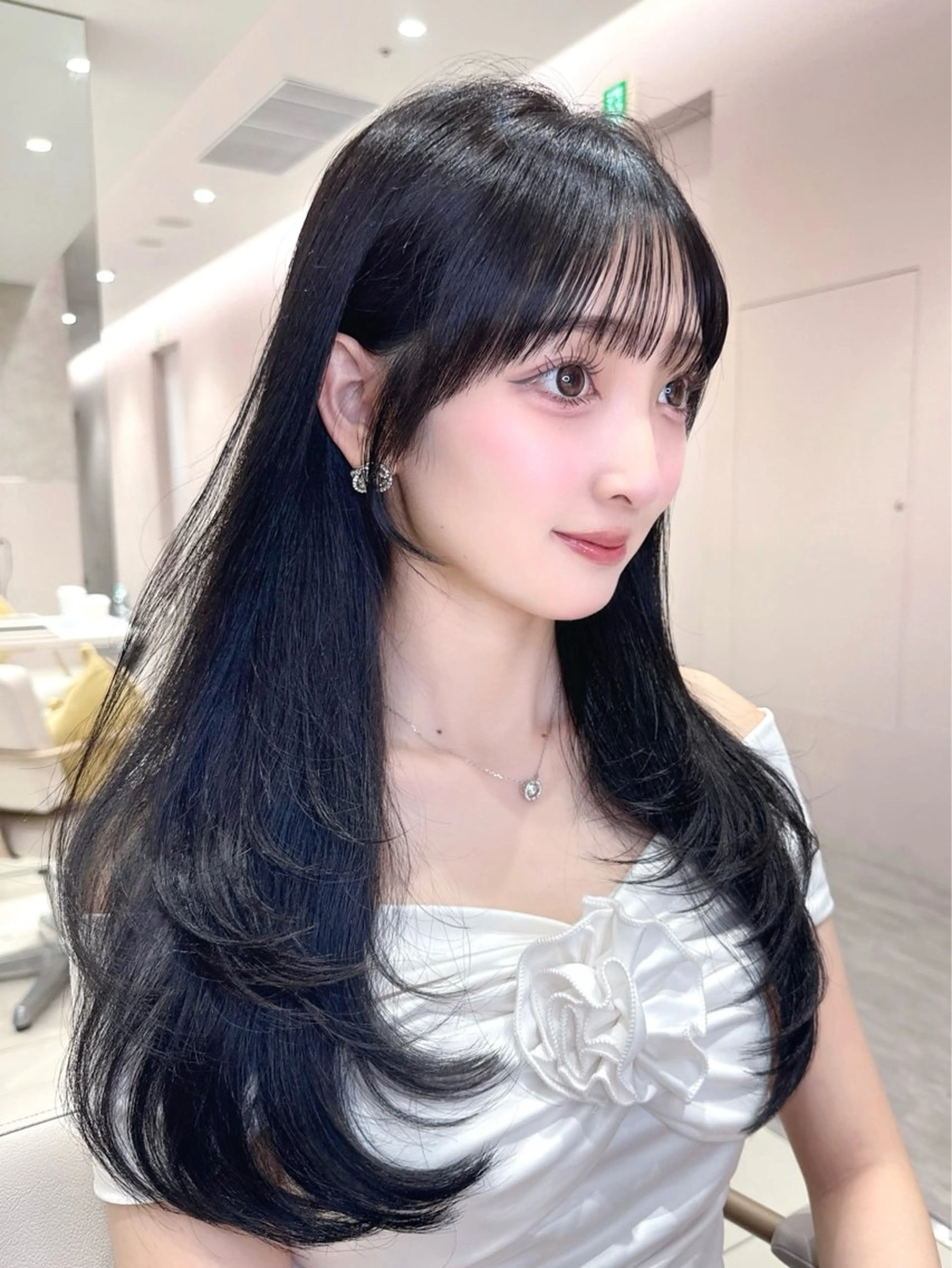 セミロング カラー カット ヘアカラー トリートメント ヘッドスパ ヘアセット 韓国ヘア/レイヤー/ 顔まわり/りょーとのヘアスタイル