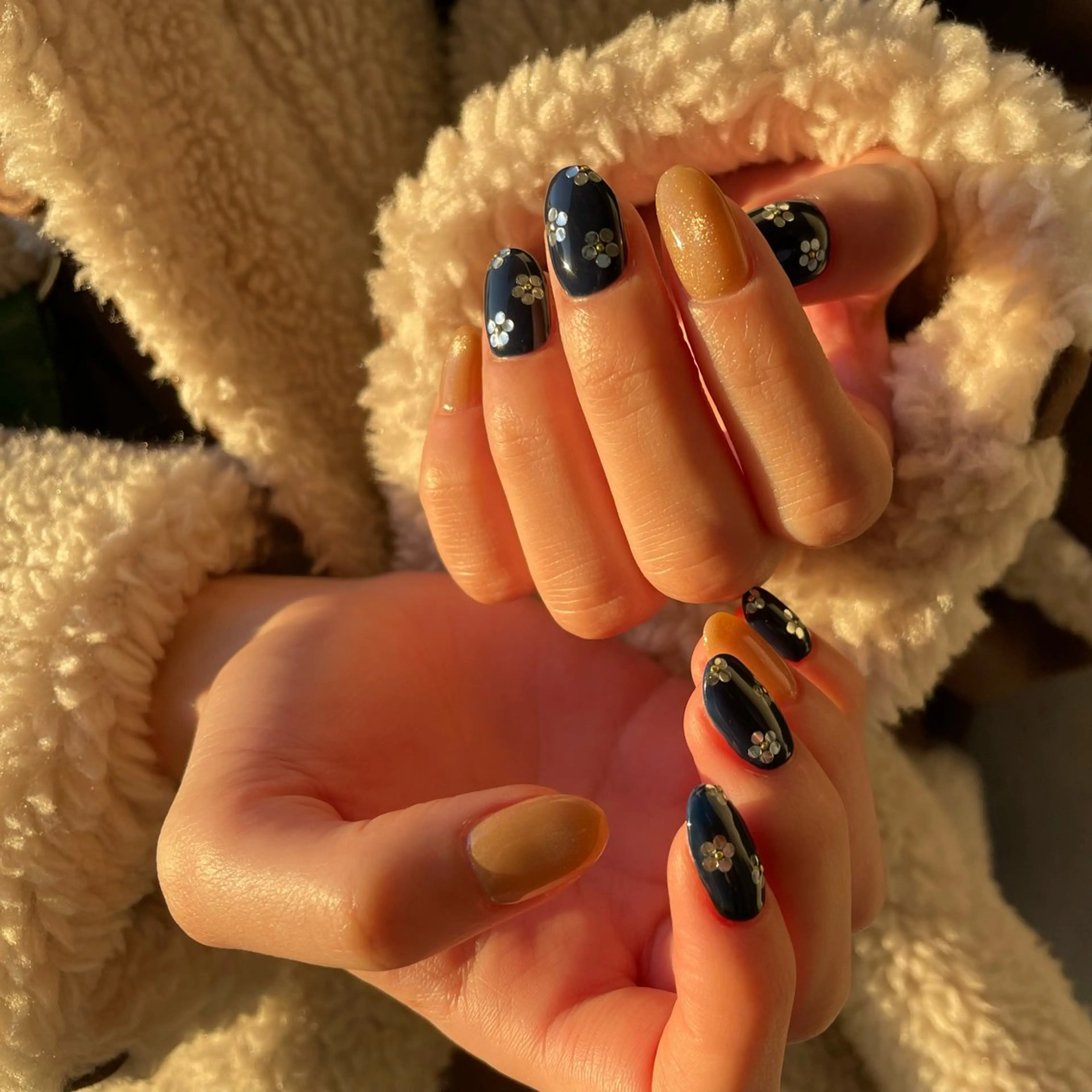 ネイル アートネイル オーロラネイル ジェルネイル 韓国ネイル マグネットネイル ハンドネイル MARU NAIL manamiのネイルデザイン