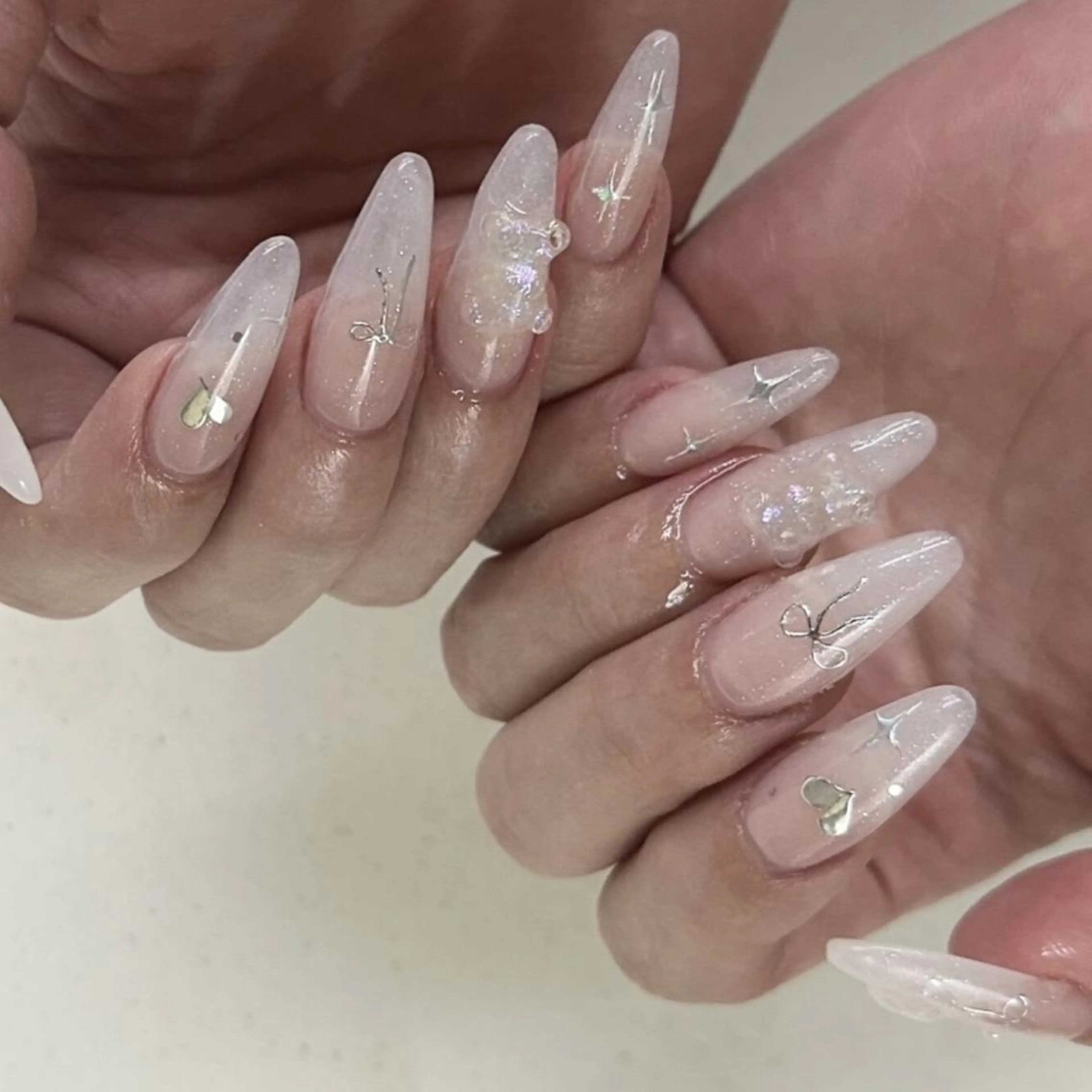 ネイル 長さ出し 韓国ネイル ニュアンスネイル スカルプネイル ワンホンネイル nailstudio eviz新宿店のネイルデザイン
