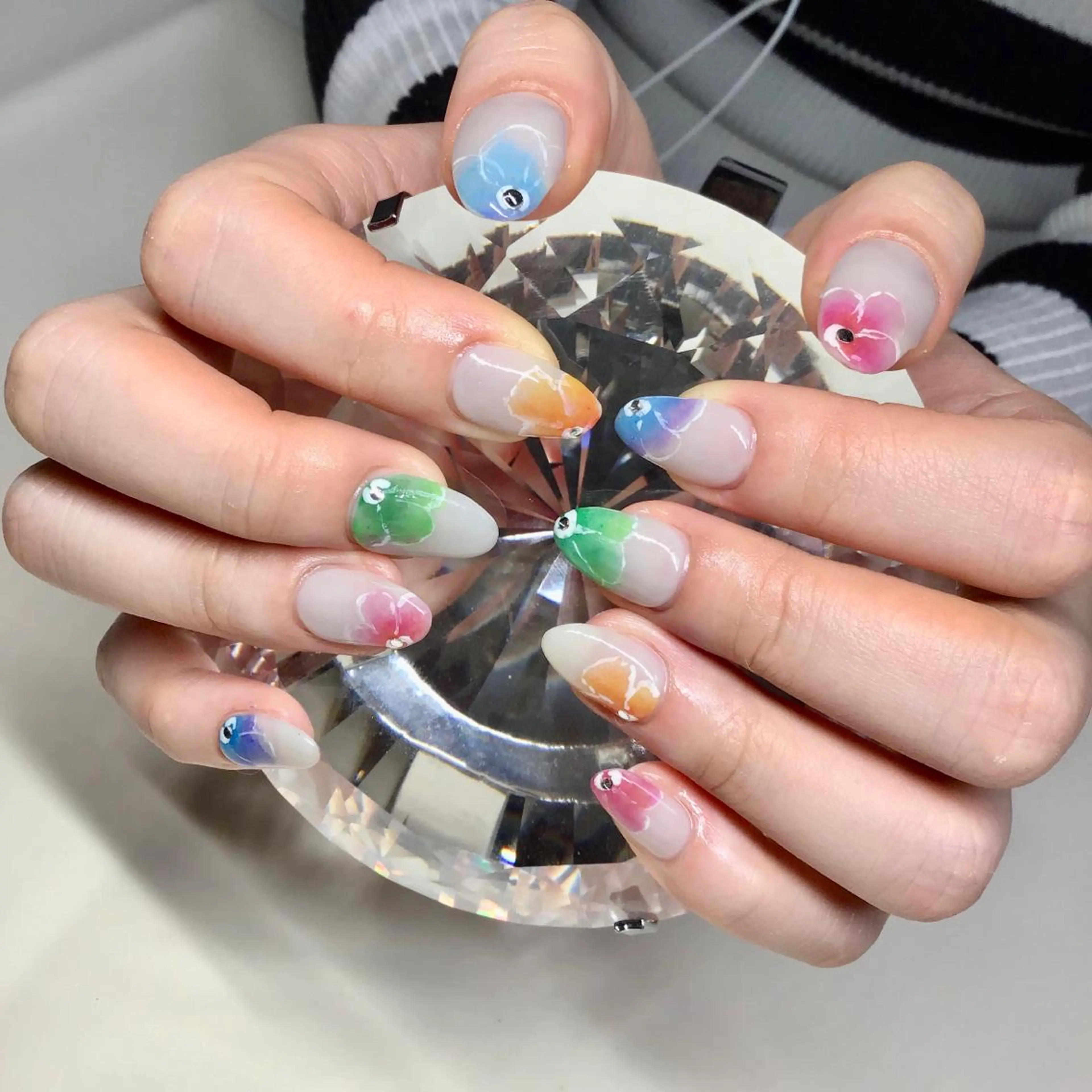 カラー ネイル マツエク・マツパ 福田 加奈のネイルデザイン