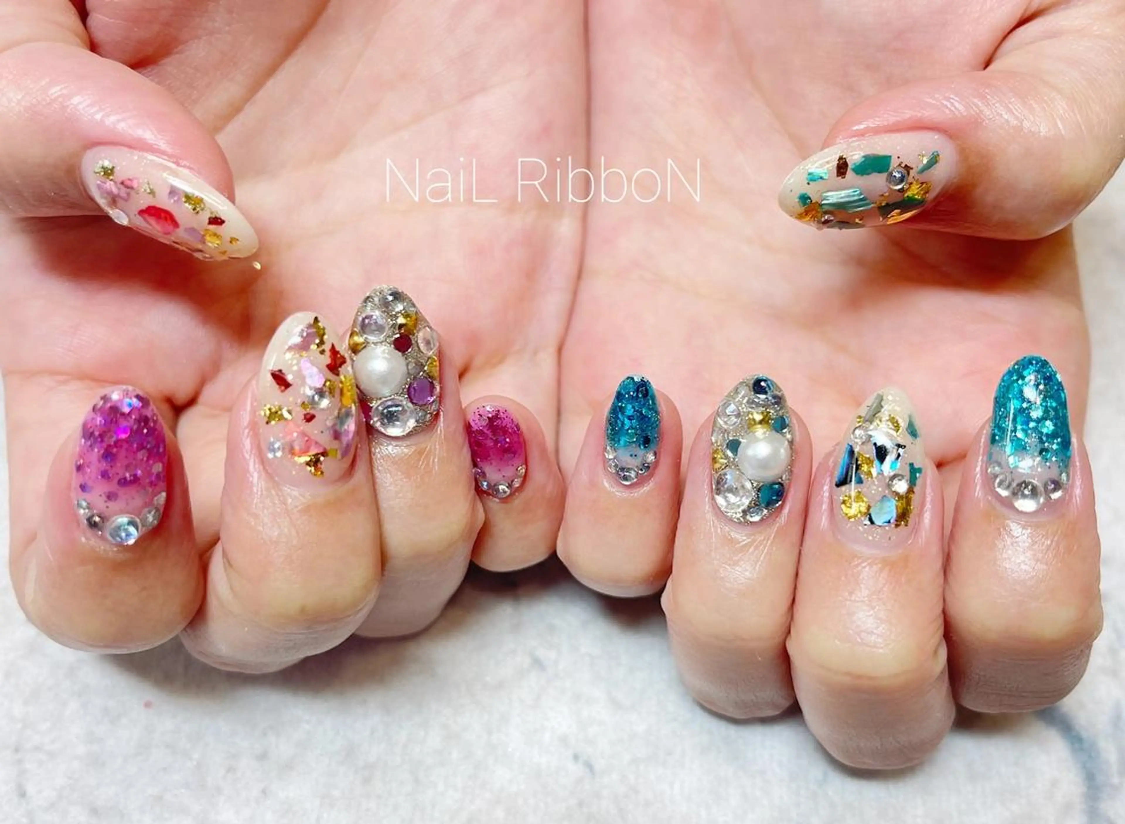 ネイル ネイルリボン 受付スタッフのネイルデザイン