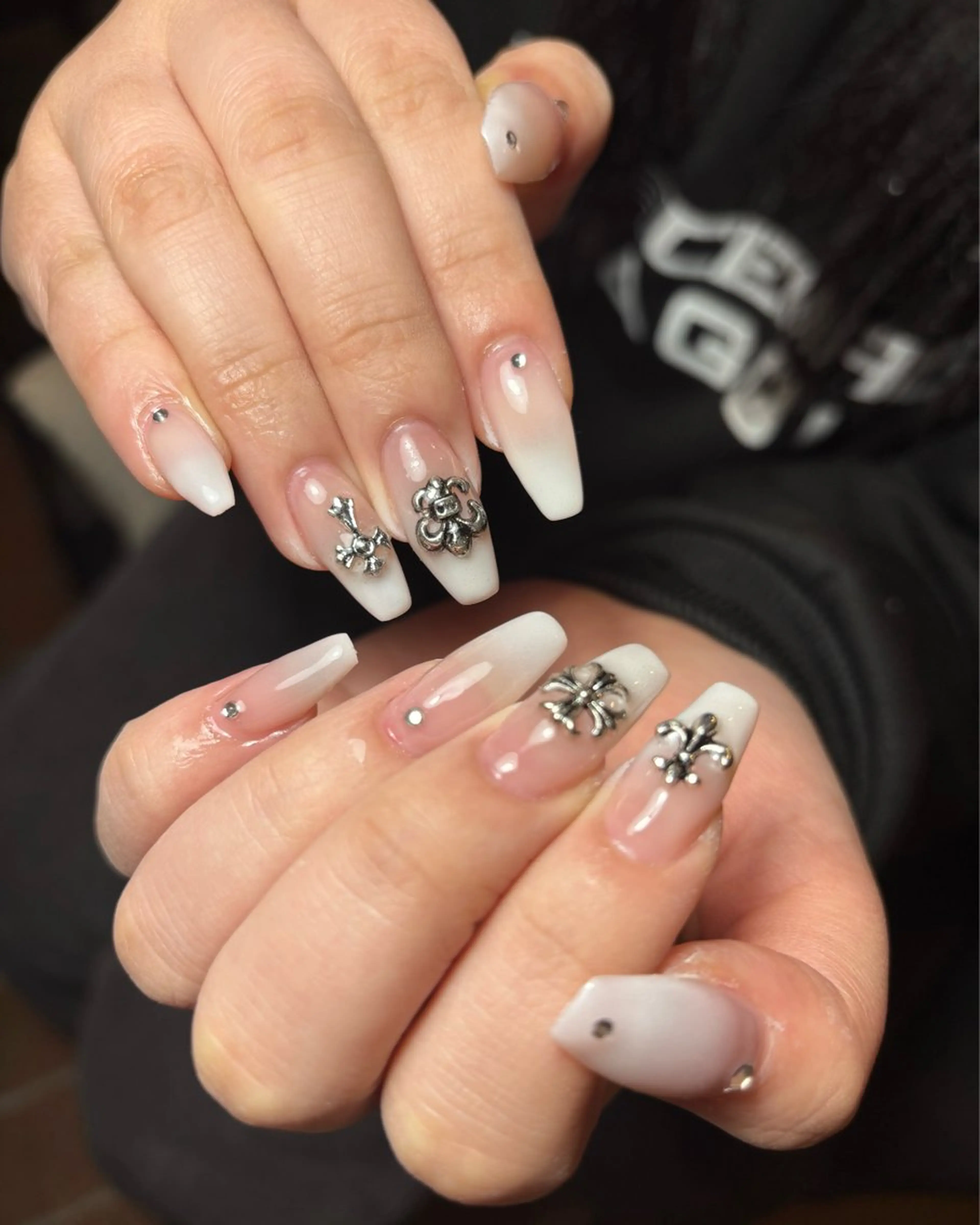 ネイル ストーンネイル ハンドネイル Ballie/ Mizukiのネイルデザイン