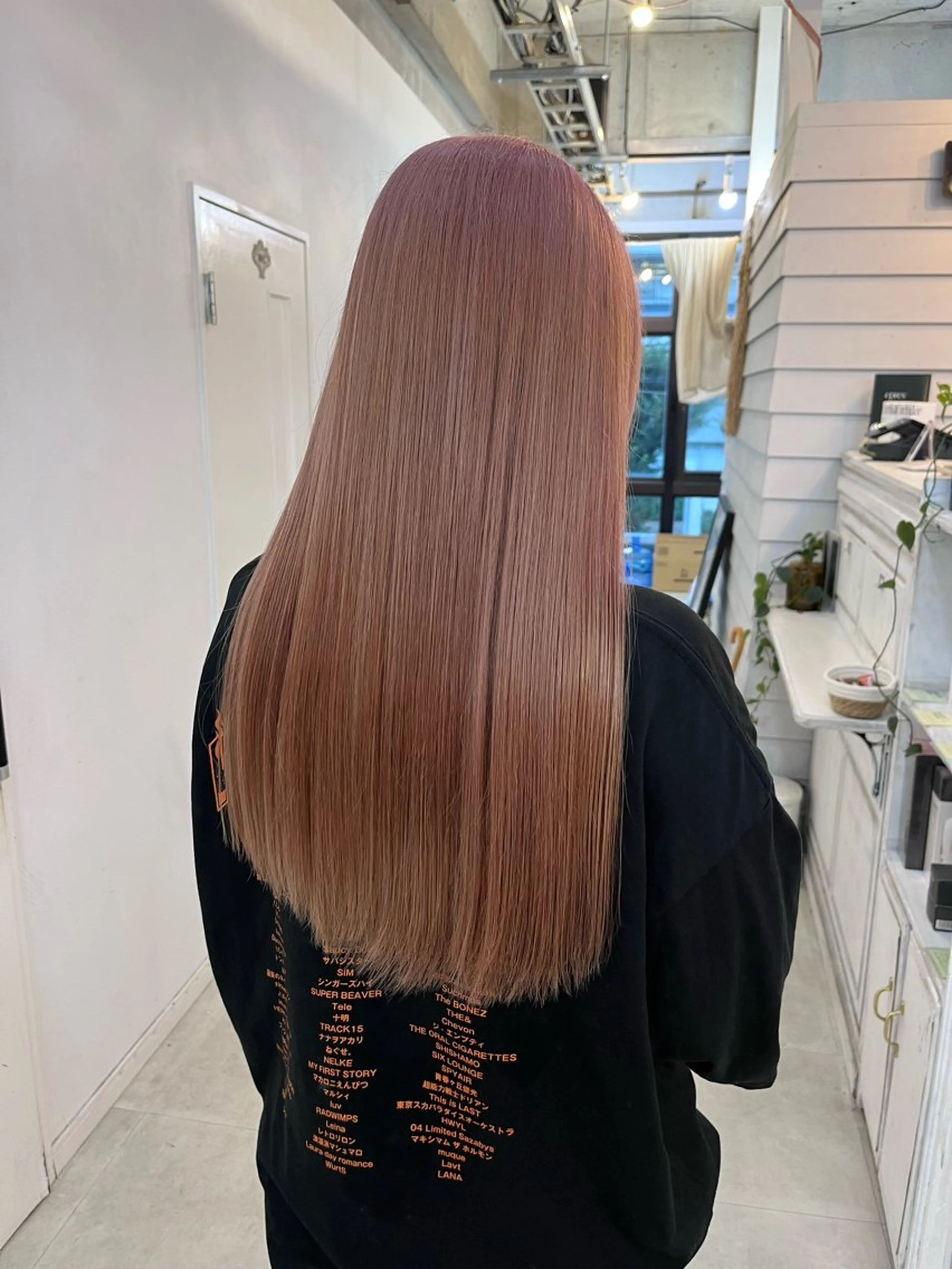 セミロング カラー ハイトーンカラー ヘアカラー トリートメント 柔らかいヘアカラー 大成のヘアスタイル