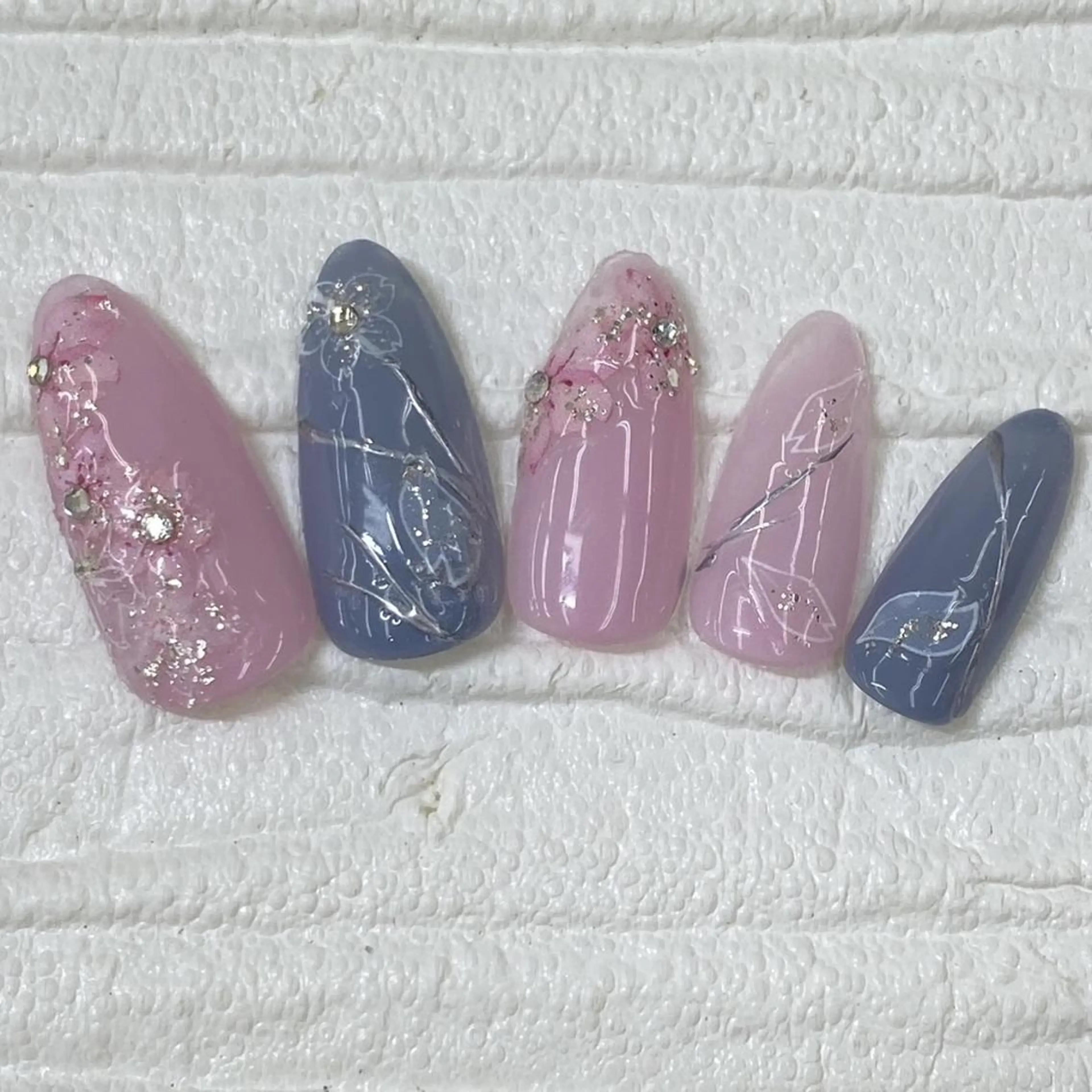 ネイル Nail salon Honey Beeのネイルデザイン