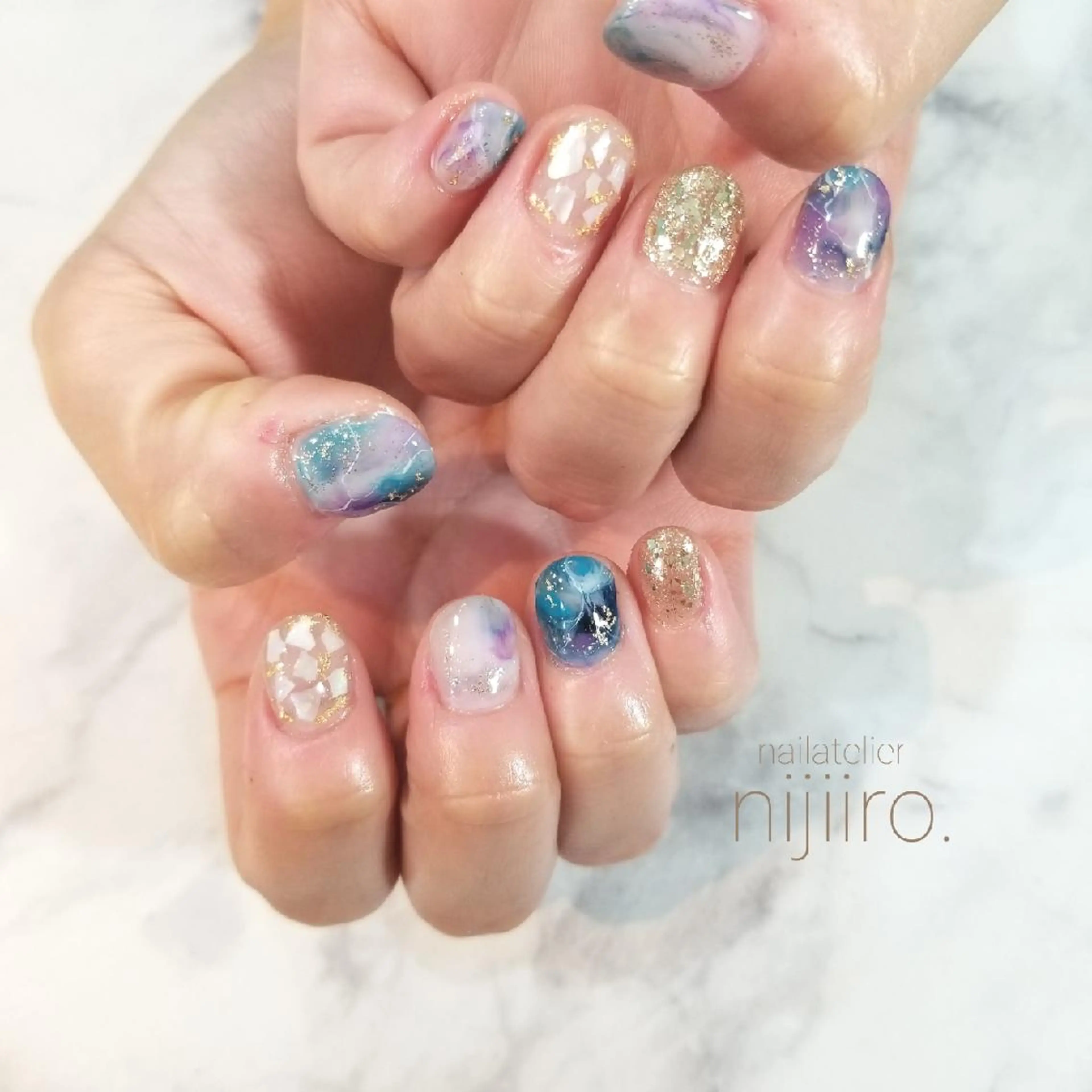 ネイル キラキラネイル ニュアンスネイル ハンドネイル nailatelier nijiiro.所属・nijiiro🌈 サトウのネイルデザイン