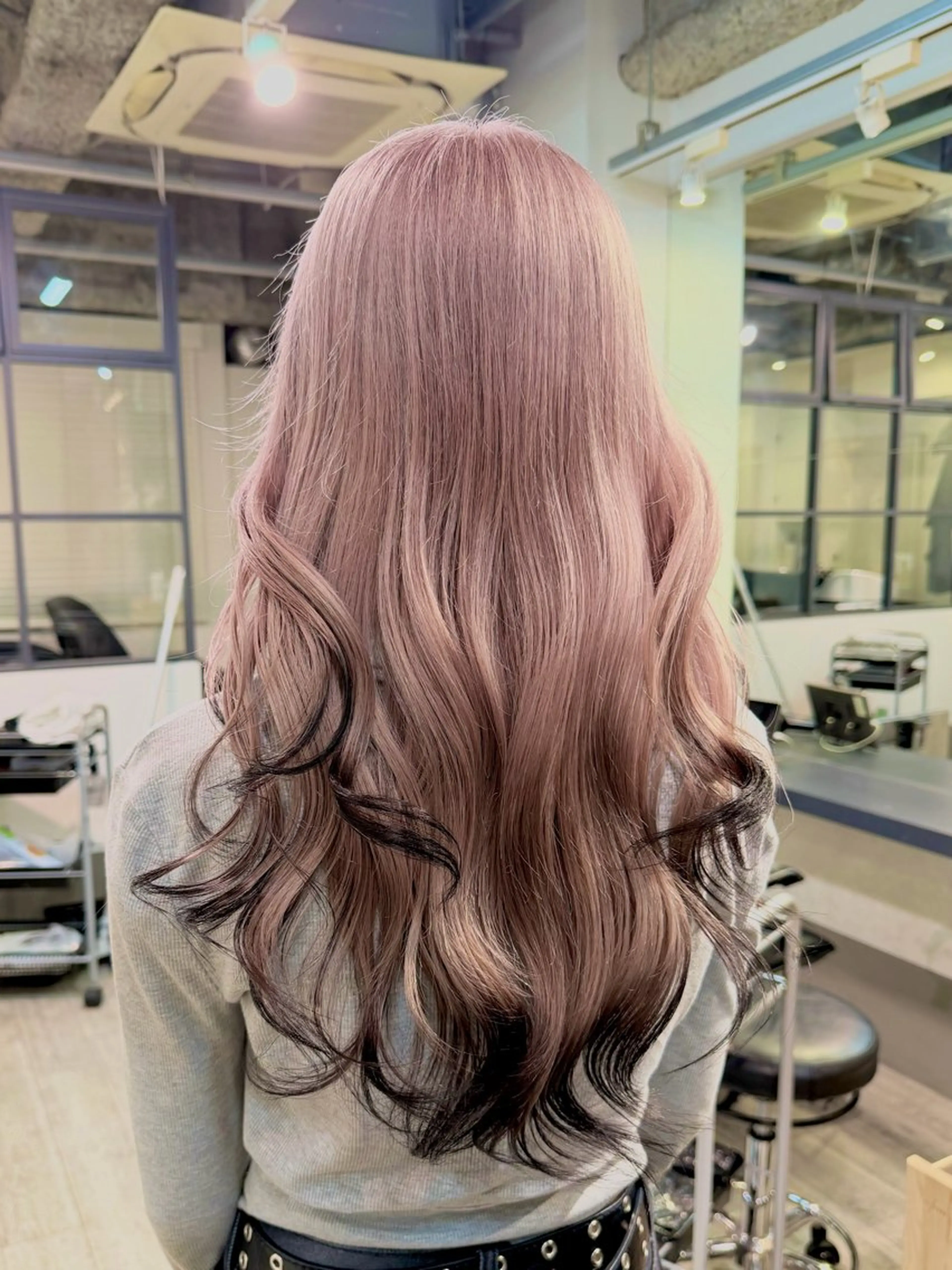 セミロング カラー ヘアカラー トリートメント ヘッドスパ ヘアセット kai .のヘアスタイル