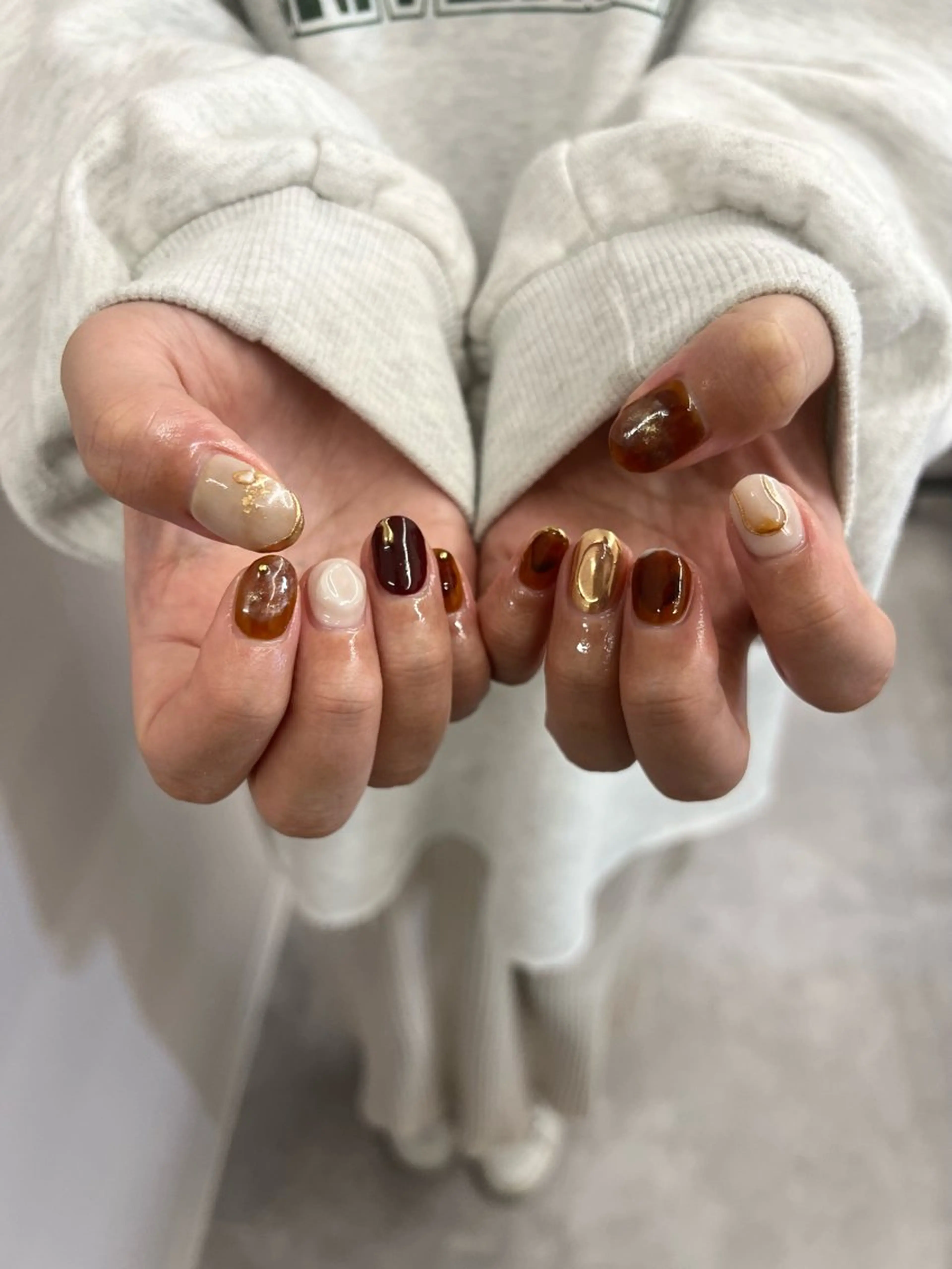 ネイル べっ甲ネイル ブラウン ジェルネイル マグネットネイル ニュアンスネイル ハンドネイル ハンドケア Bana_ Nailのその他イメージ