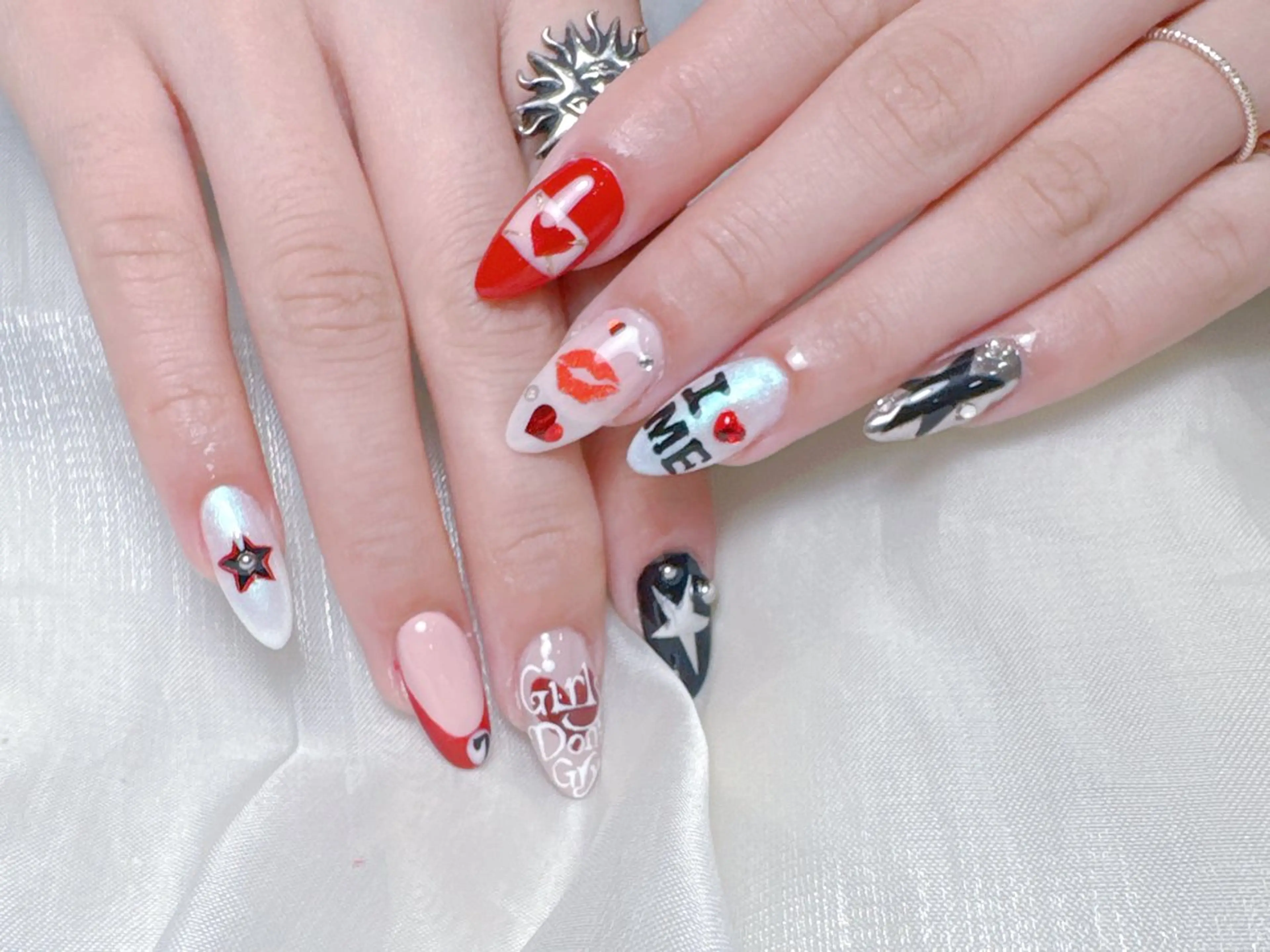 ネイル アートネイル フットネイル ジェルネイル ハート マグネットネイル ハンドネイル ハンドケア HD Studioのネイルデザイン