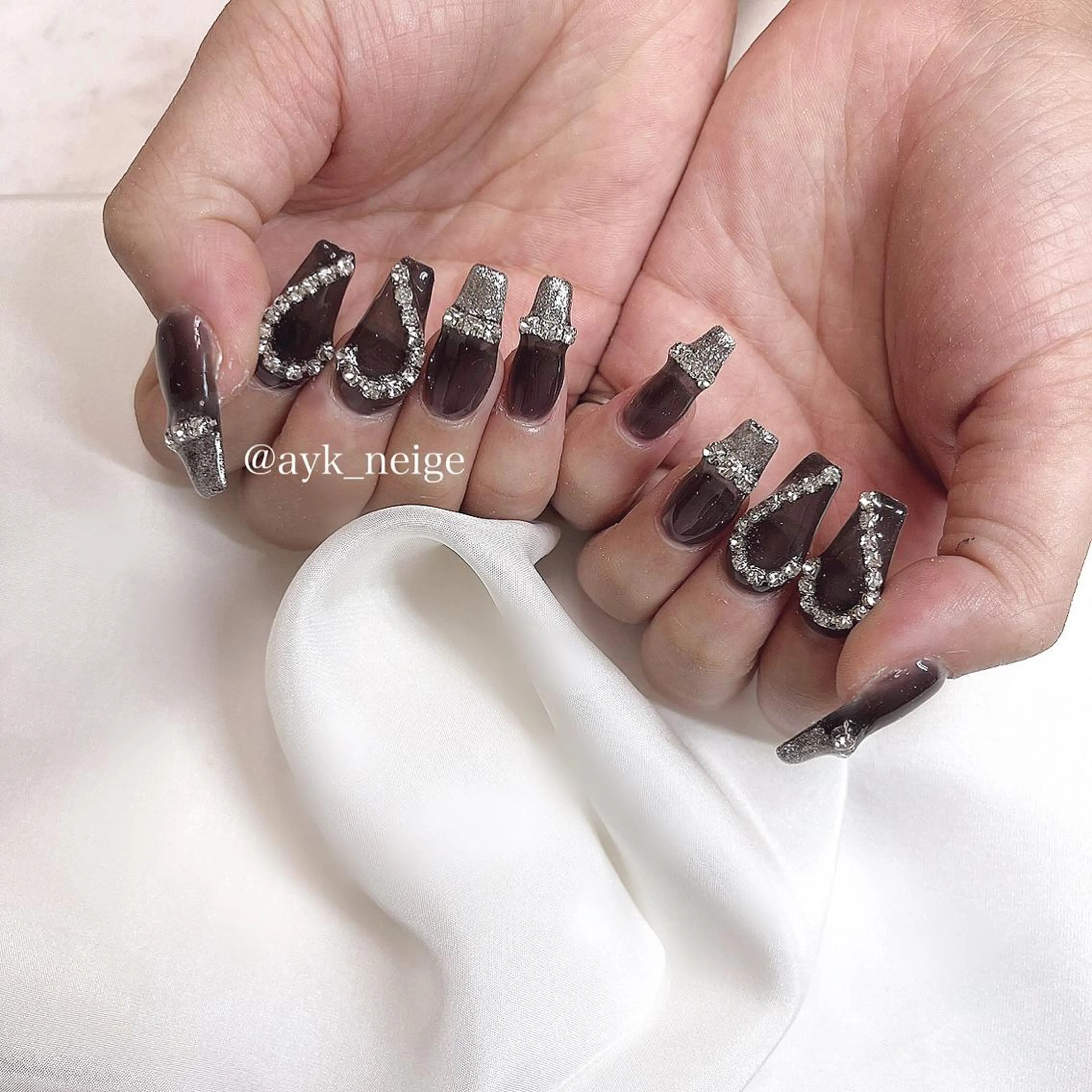 ネイル フットネイル グラデーション キラキラネイル 韓国ネイル マグネットネイル n'eige nail所属・大谷 綾香のネイルデザイン