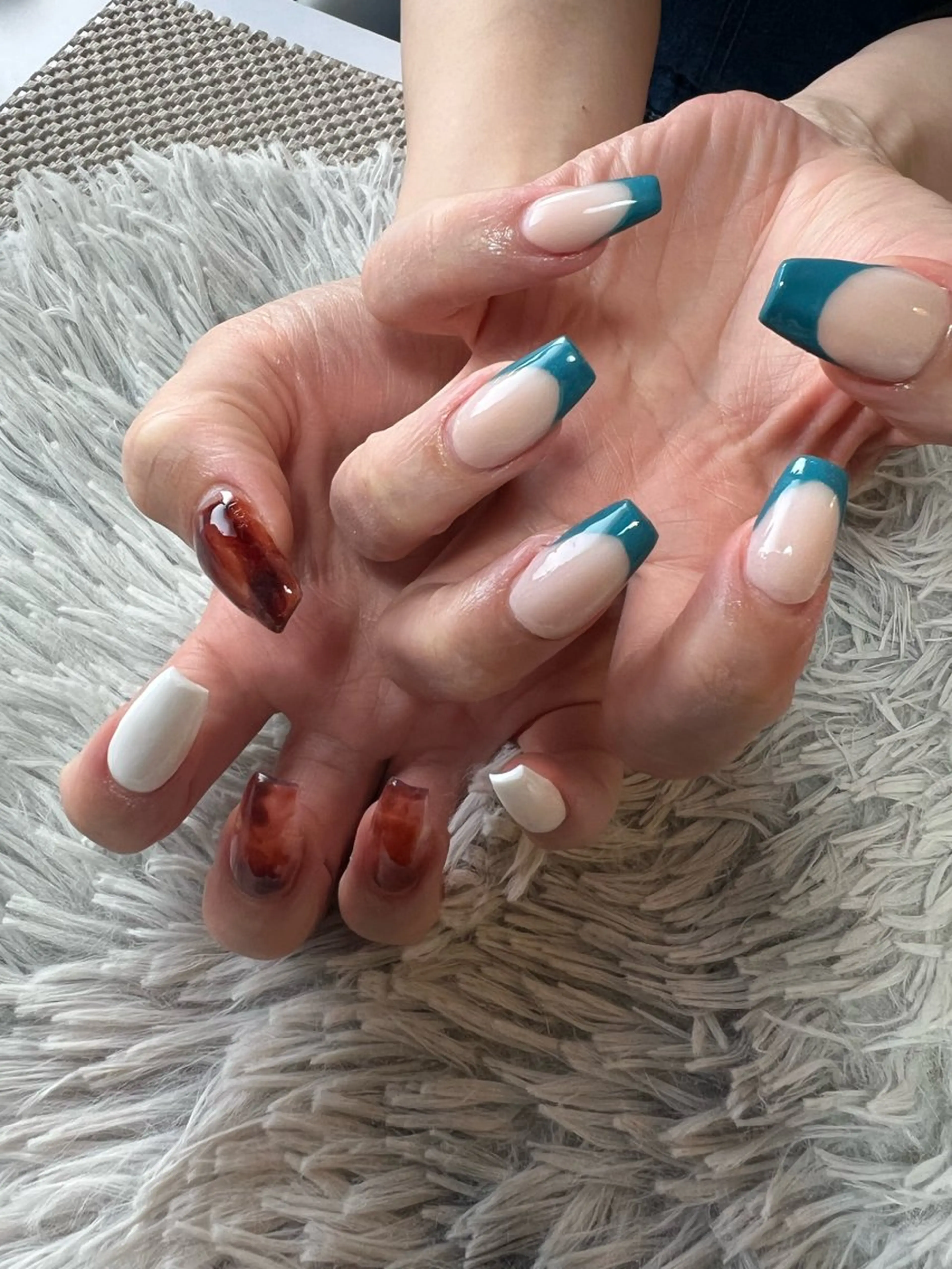 ネイル べっ甲ネイル フレンチネイル スカルプネイル ハンドネイル シェヌネイル JURAのネイルデザイン