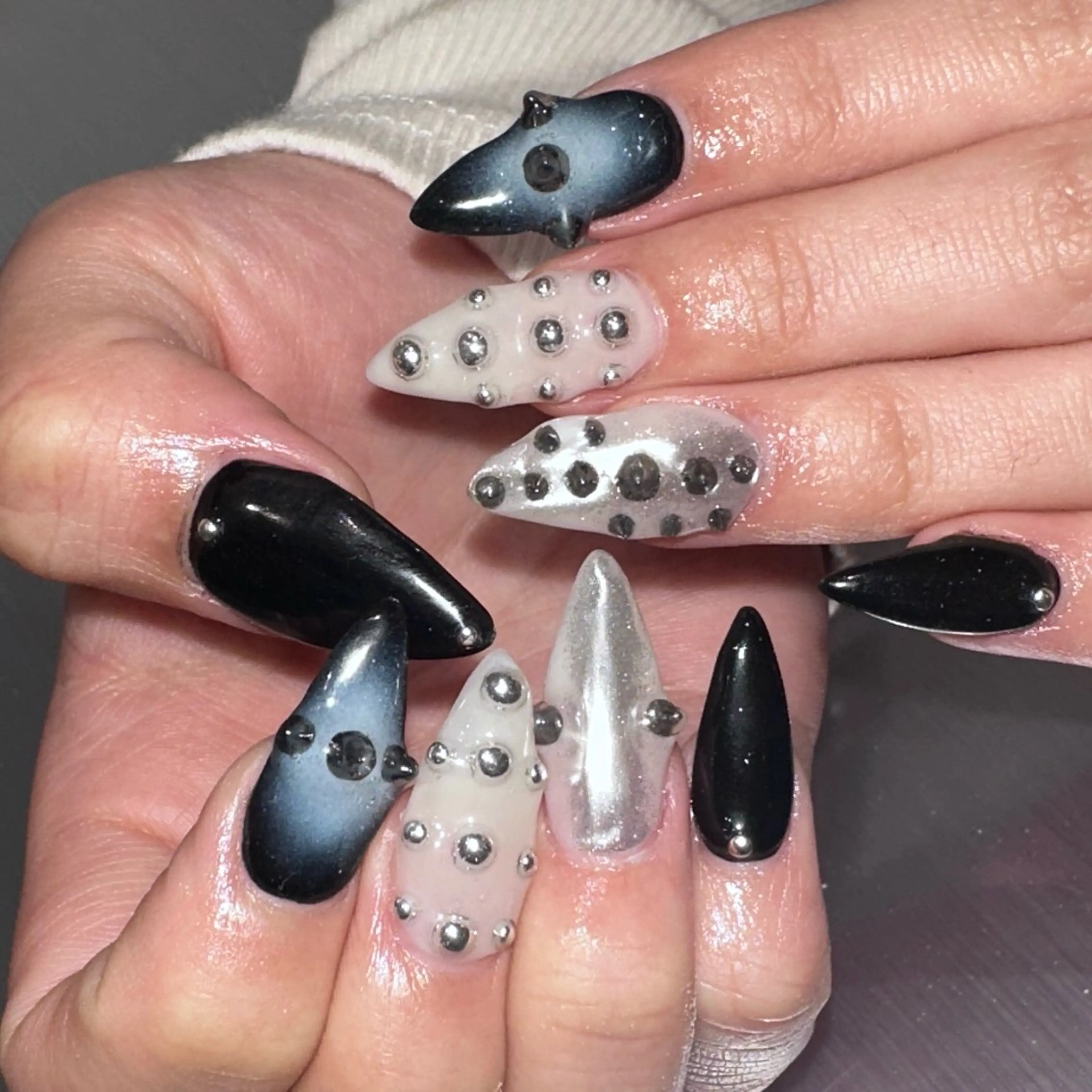 ネイル ハンドネイル 👽個性派ネイル🎀 komachiのヘアスタイル