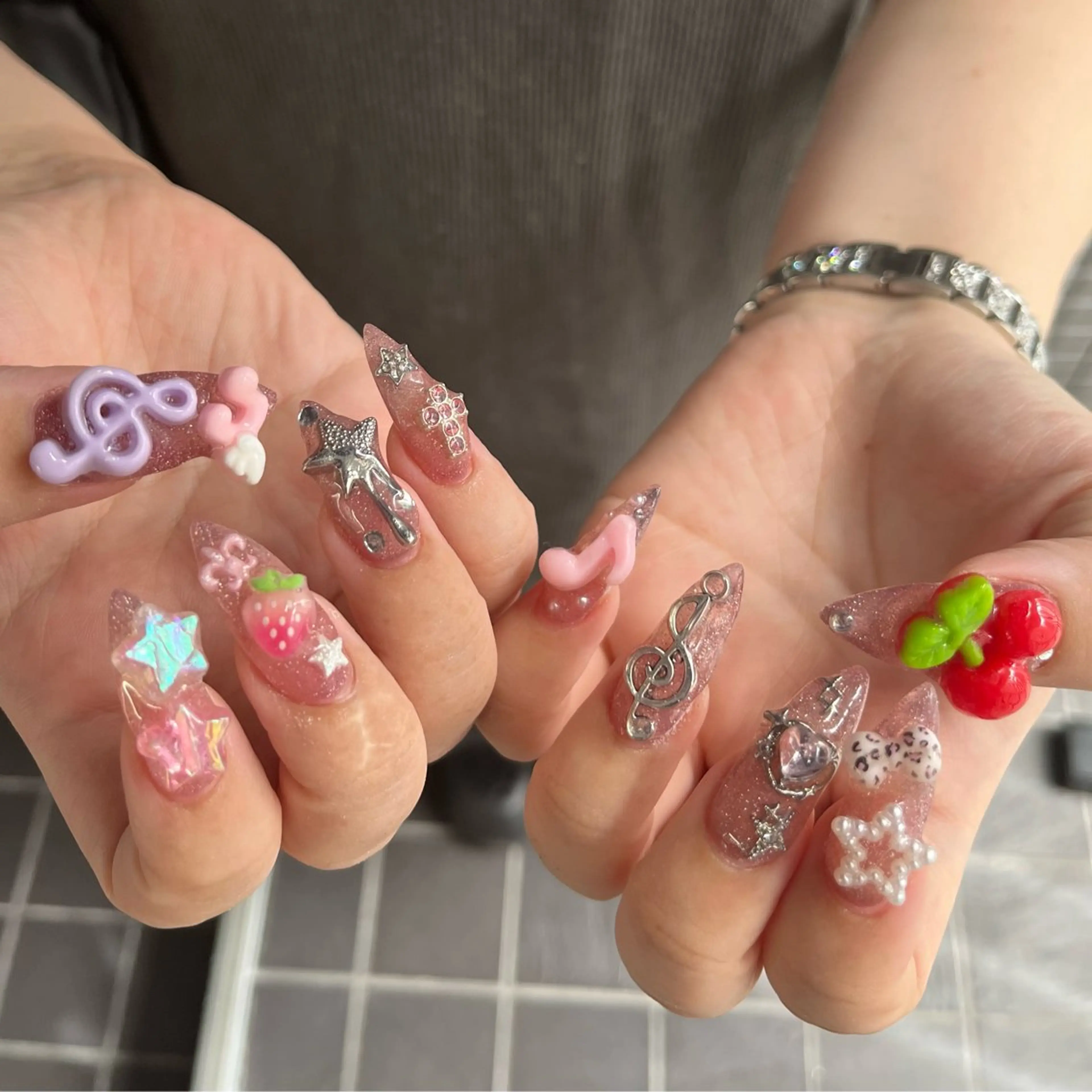 ネイル ハンドネイル 小川 柚香のネイルデザイン