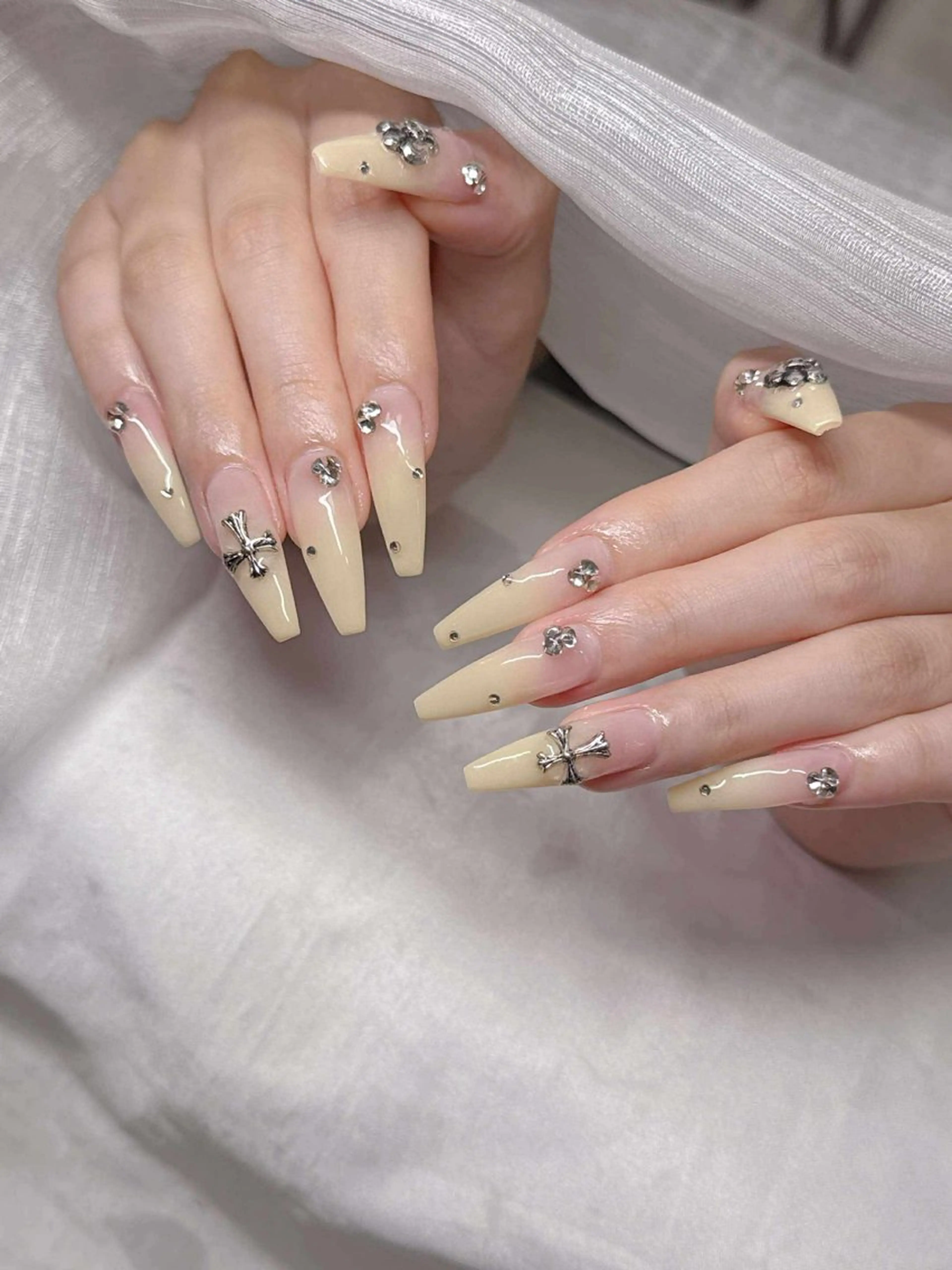 ネイル ハンドネイル Lee Nailsのネイルデザイン
