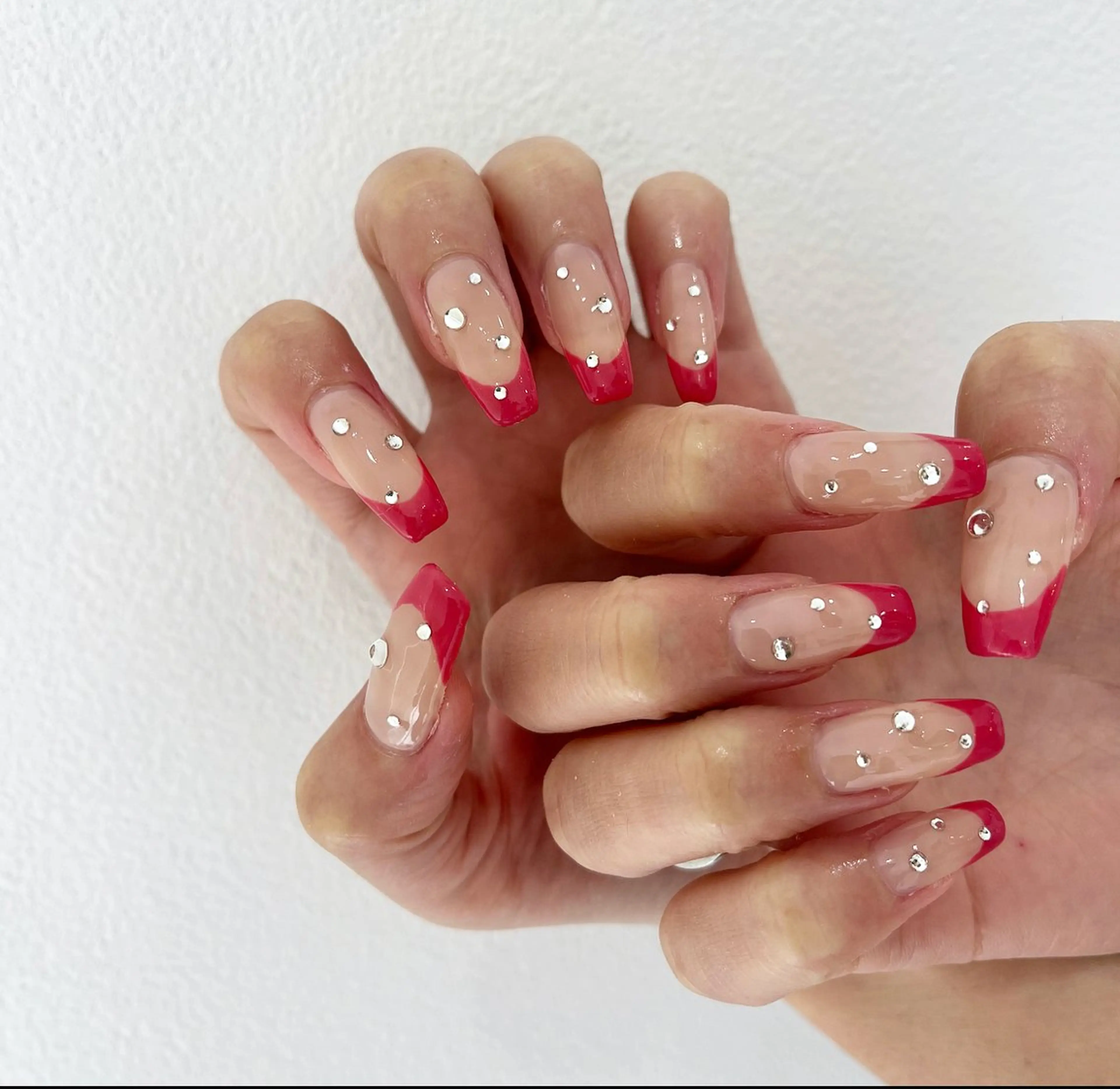 ネイル フレンチネイル ピンク ストーンネイル #Amin所属・#Amin nail salonのネイルデザイン