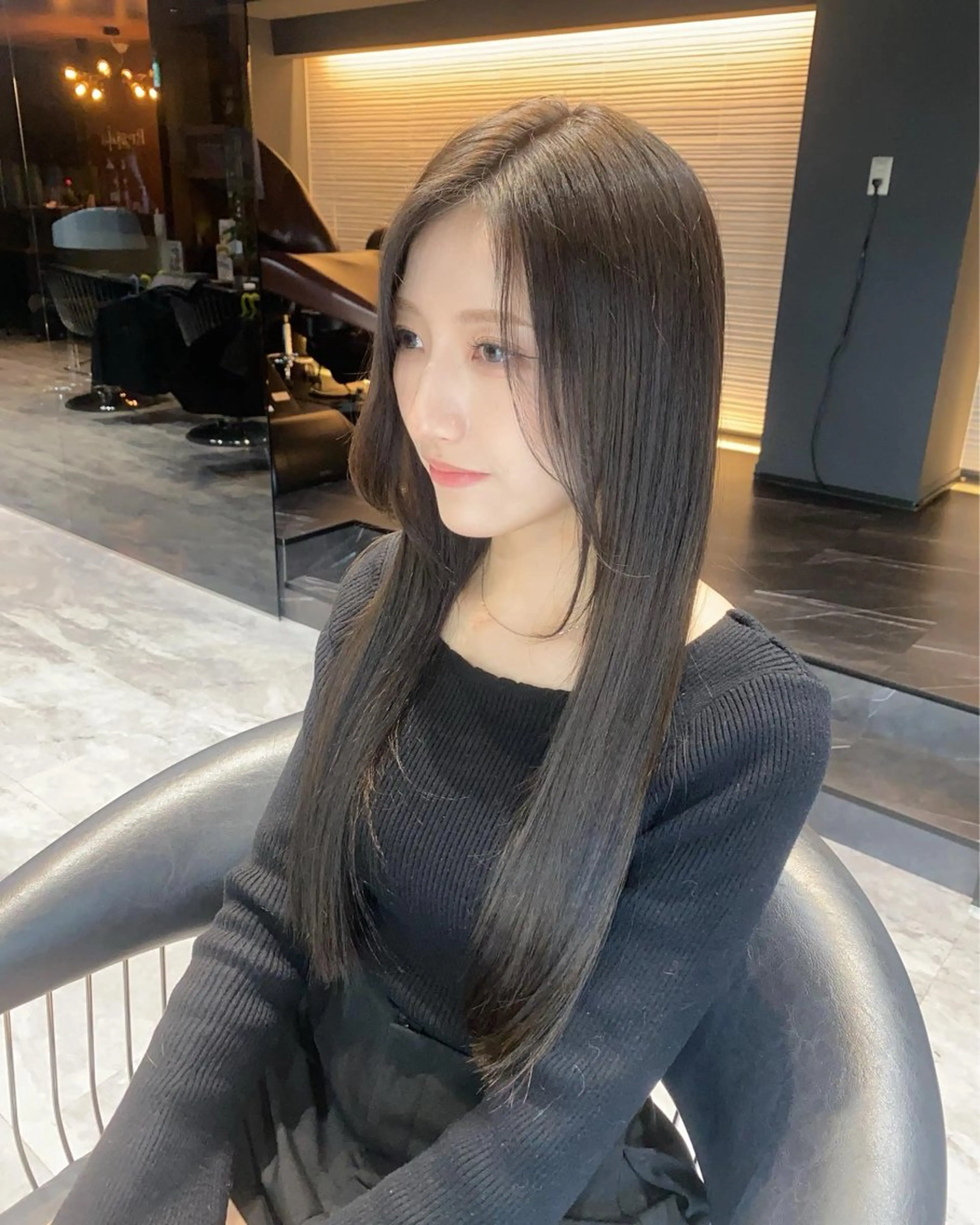 ロング 学生 酸性ストレート 縮毛矯正 トリートメント レスピア銀座中央通り店所属・酸性ストレート/ 透明感カラー/中村利のヘアスタイル