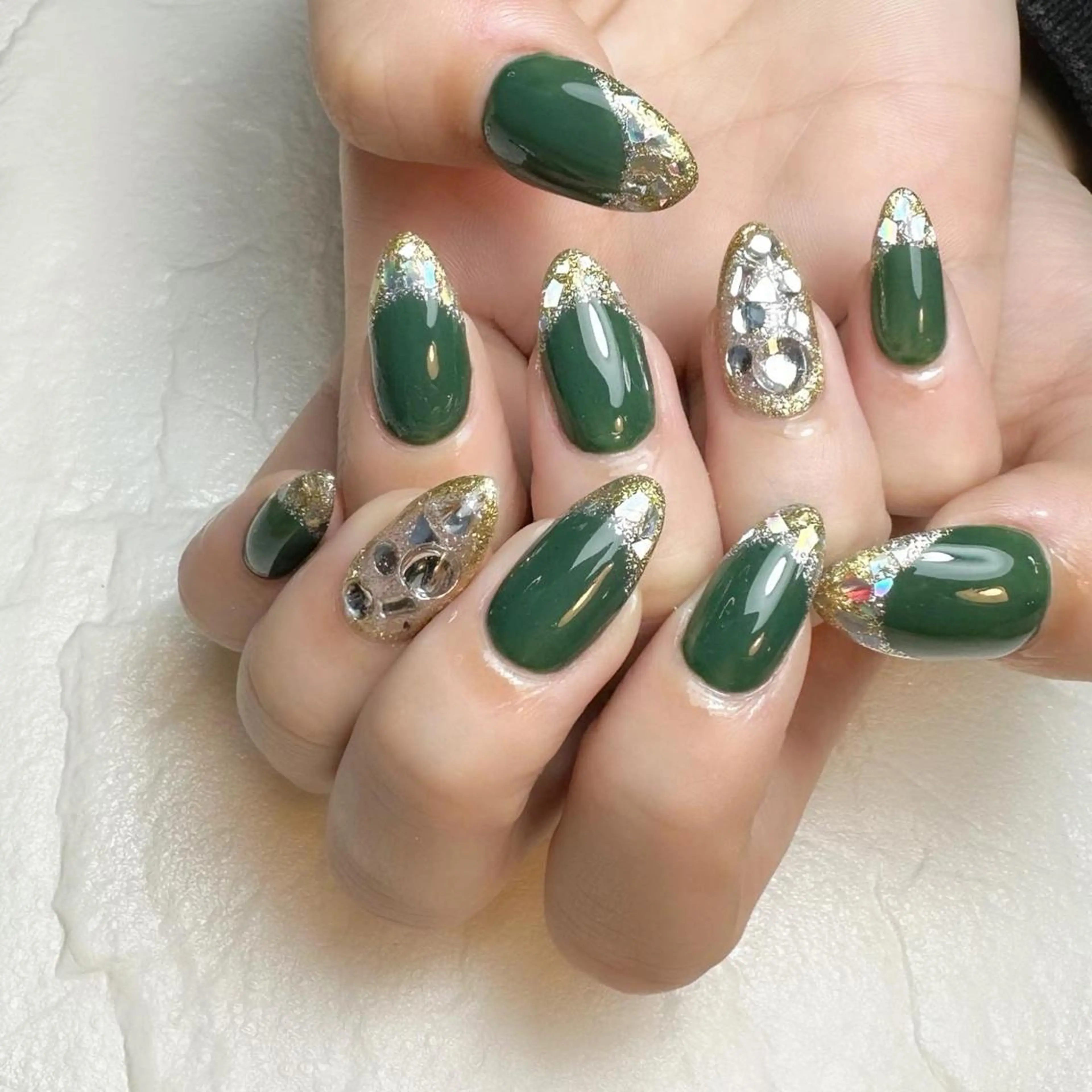 ネイル フレンチネイル ガラスフレンチ グリーン ハンドネイル Nail ameria megu所属・ameria meguのネイルデザイン