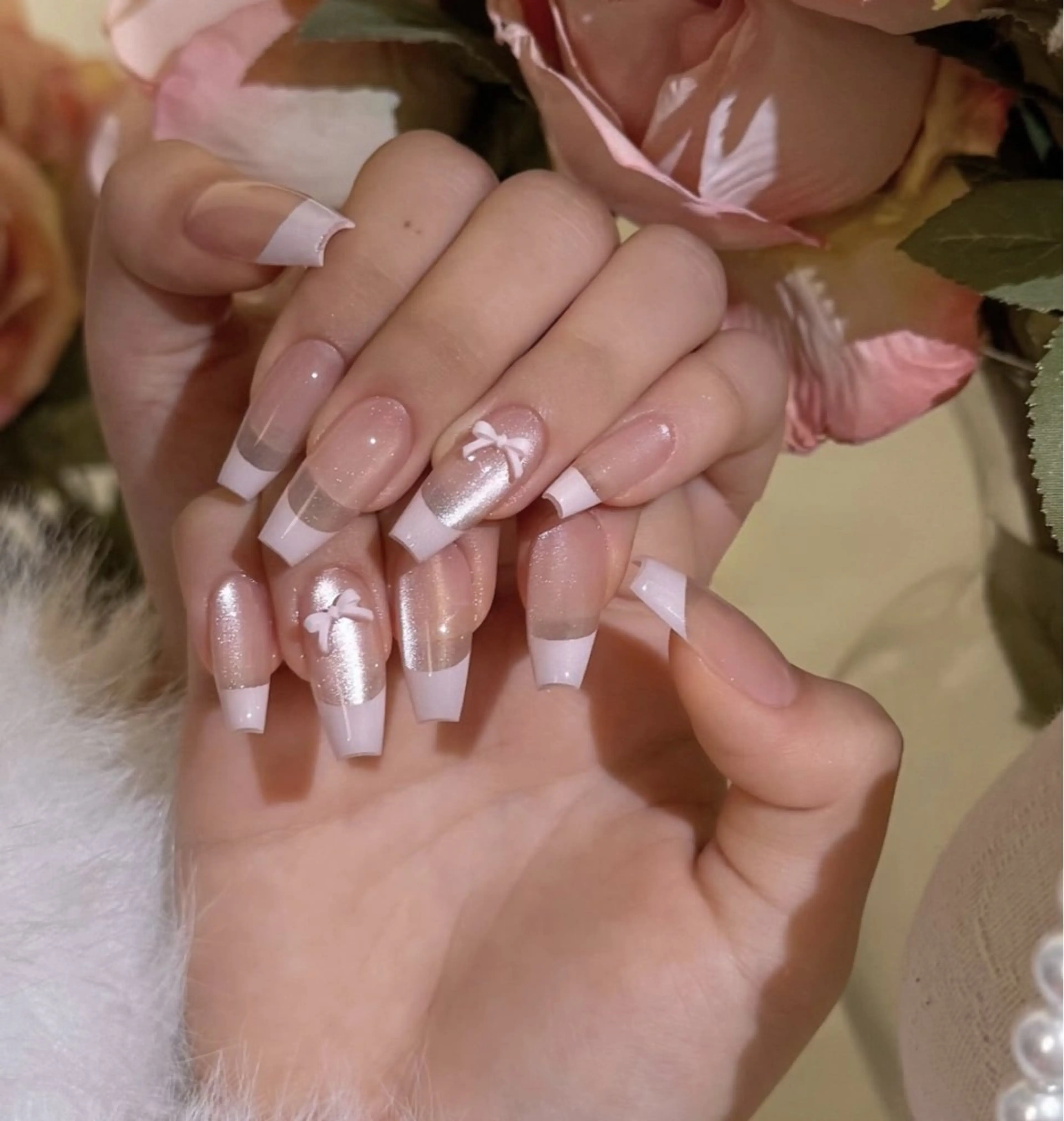 ネイル フラッシュネイル フレンチネイル グラデーション キラキラネイル 韓国ネイル ハンドネイル Lina nail所属・Lunaa 池袋のネイルデザイン