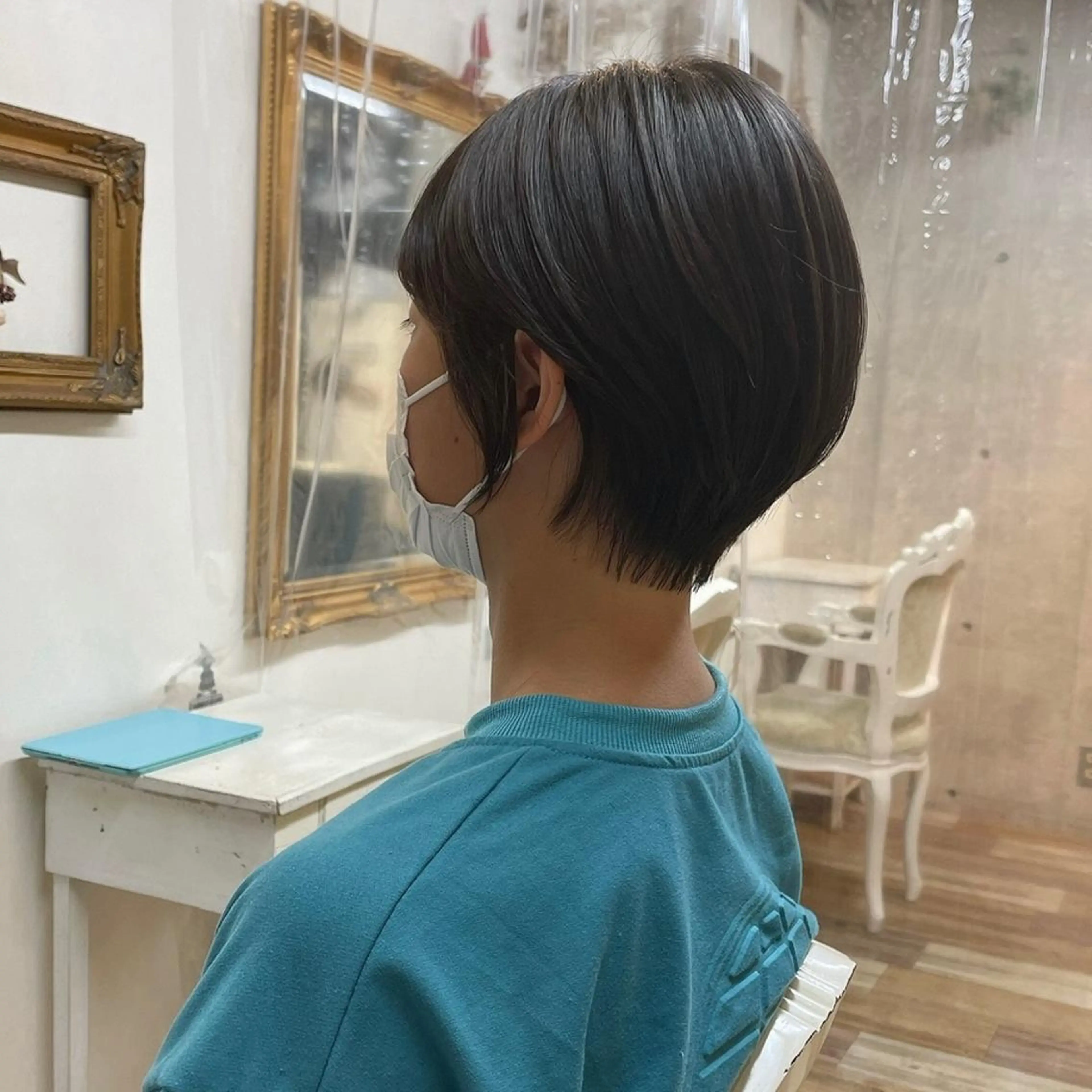 ショート CITY louwe 脇坂彩音のヘアスタイル