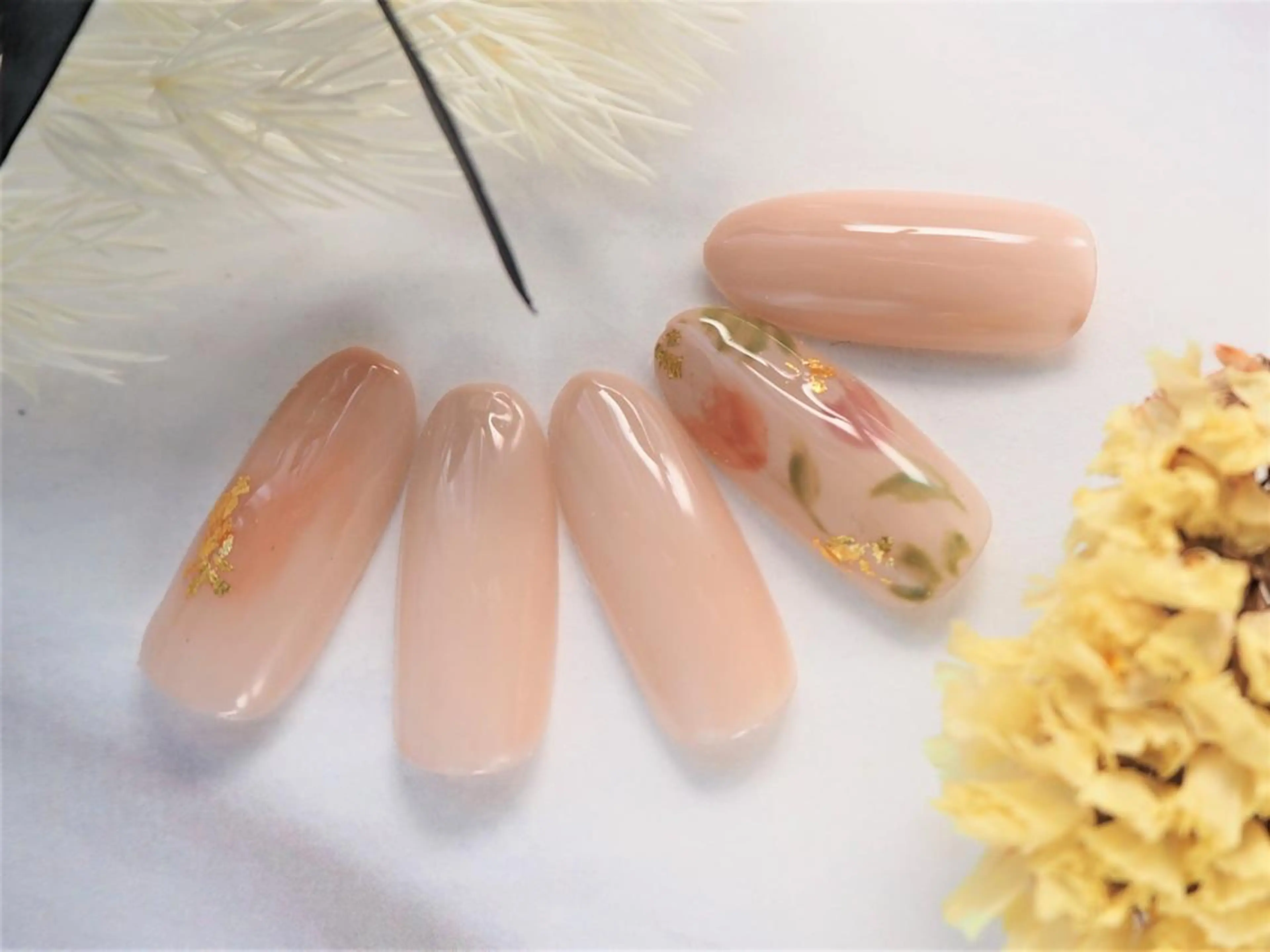 ネイル ハンドネイル ハンドケア ビューティーサロン ヘゼリヒのネイルデザイン