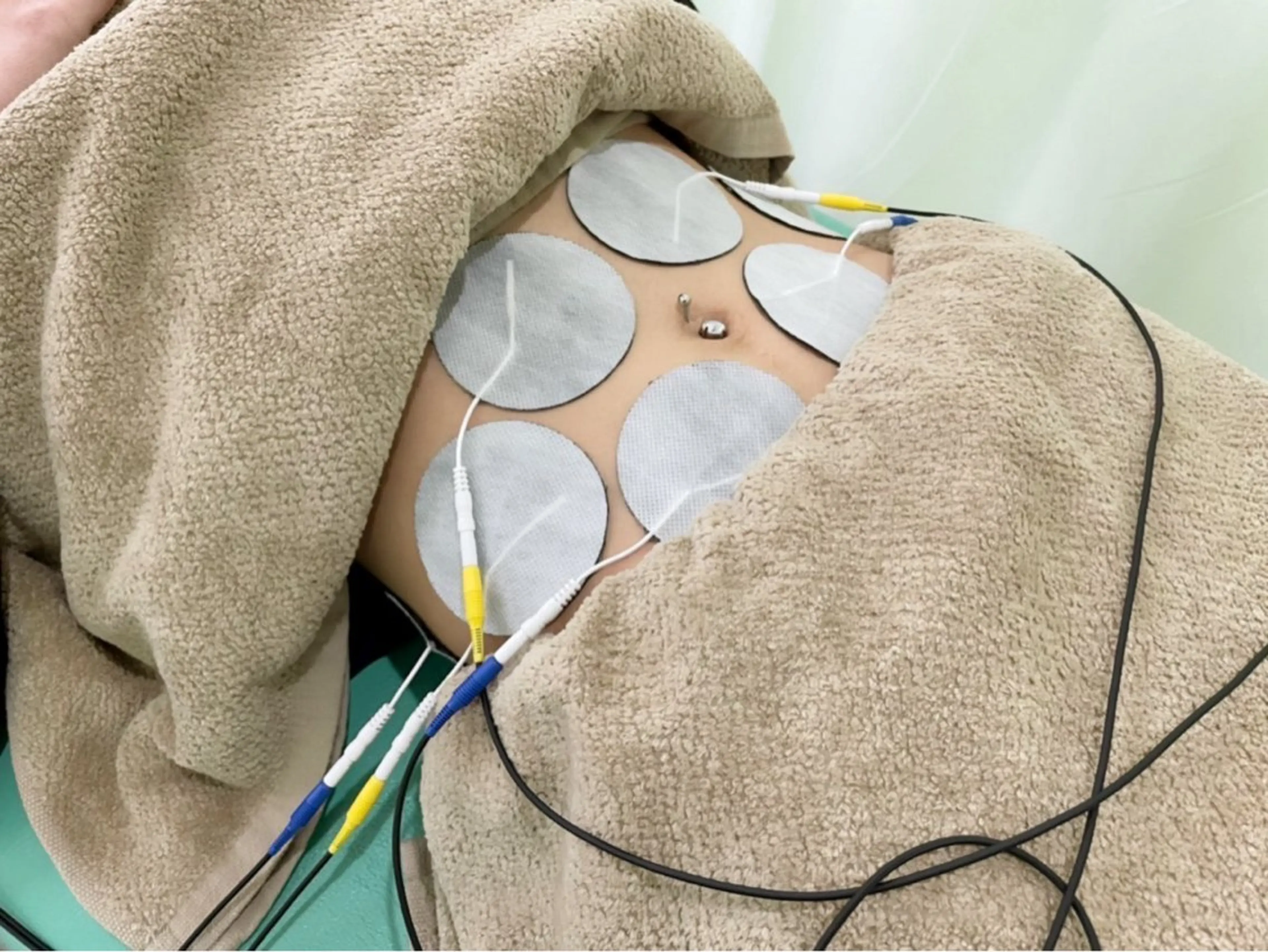 【EMSトレーニング30分💪】寝ているだけでOK😇特許の波動でインナーマッスルを鍛えます🔥の写真