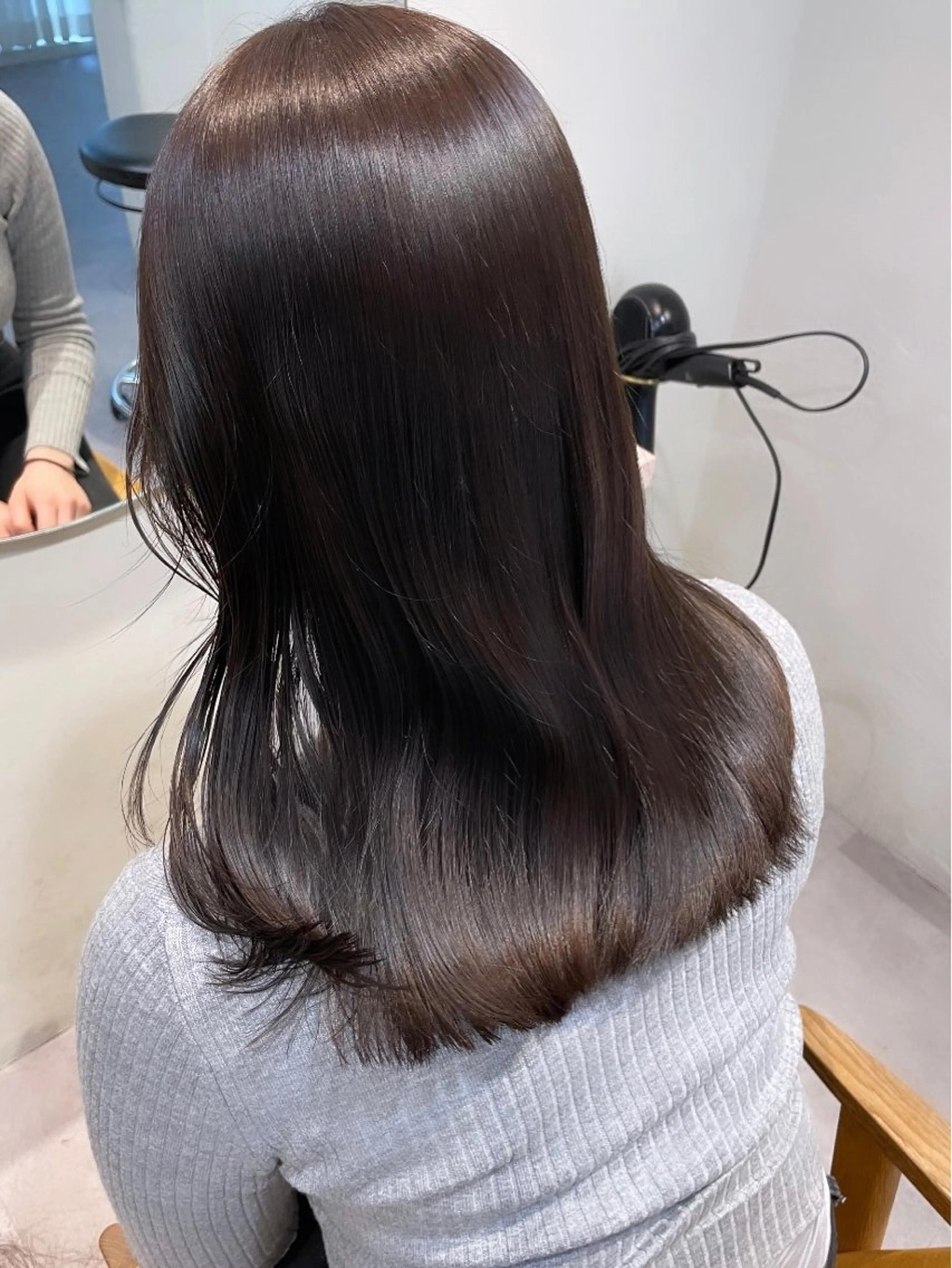 セミロング カラー 透明感カラー グレージュ カット ヘアカラー トリートメント 若月 あやかのヘアスタイル