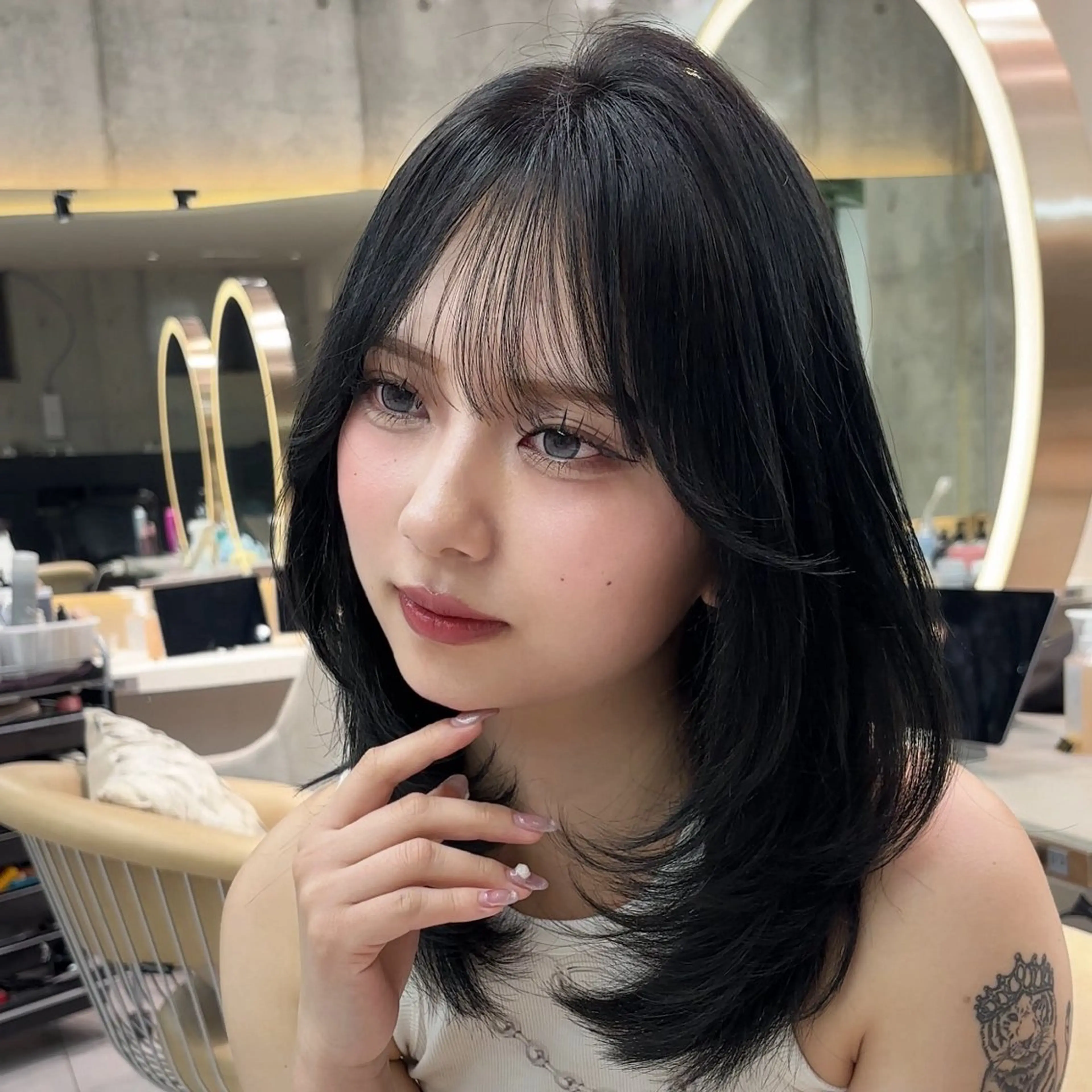 ミディアム カラー ミディアムレイヤー 伸ばしかけ レイヤーカット カット ヘアカラー トリートメント 🎀𝑆𝐴𝑅𝐴 /レイヤーカット🎀のヘアスタイル