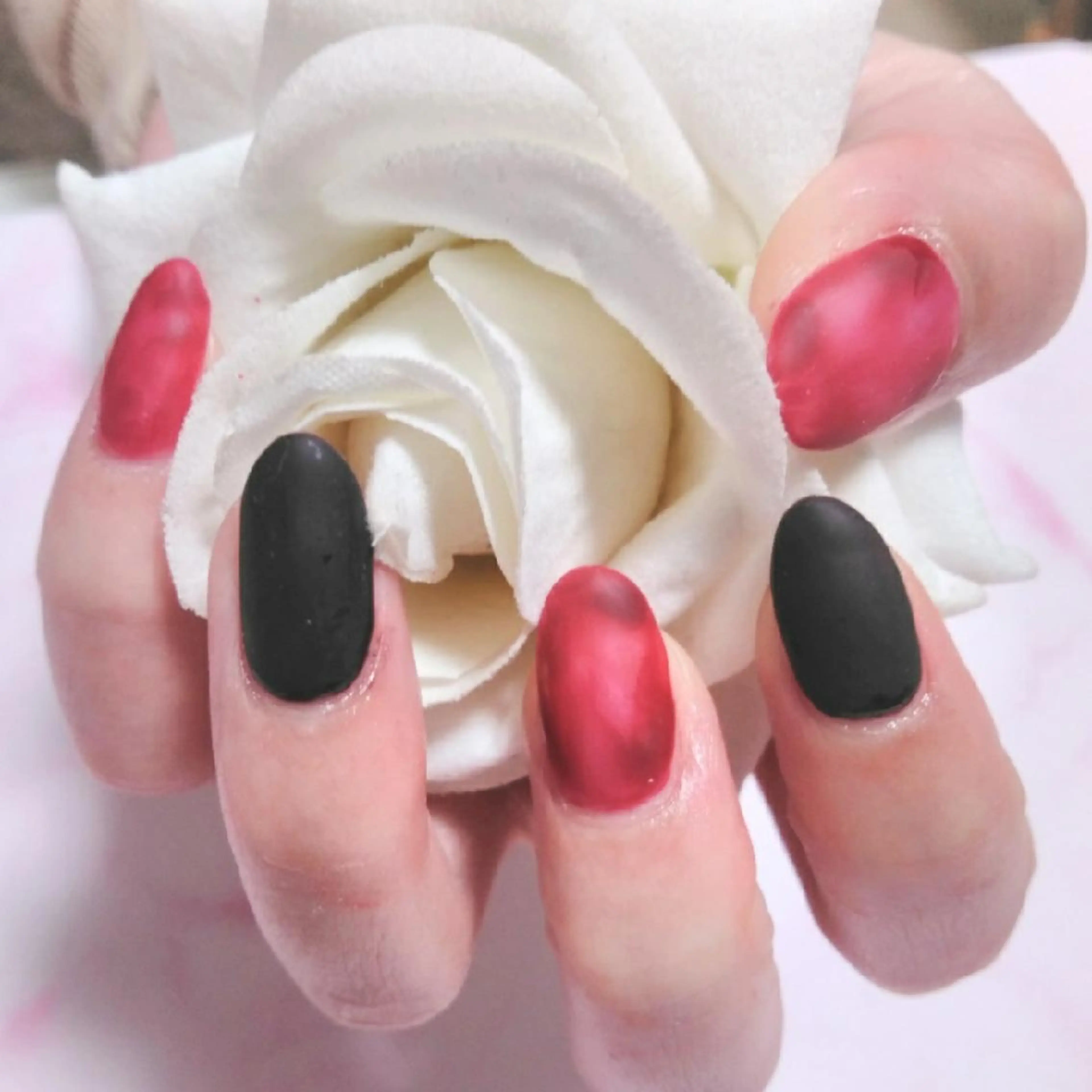 ネイル ハンドネイル エステとネイル ローズコンフォートのネイルデザイン