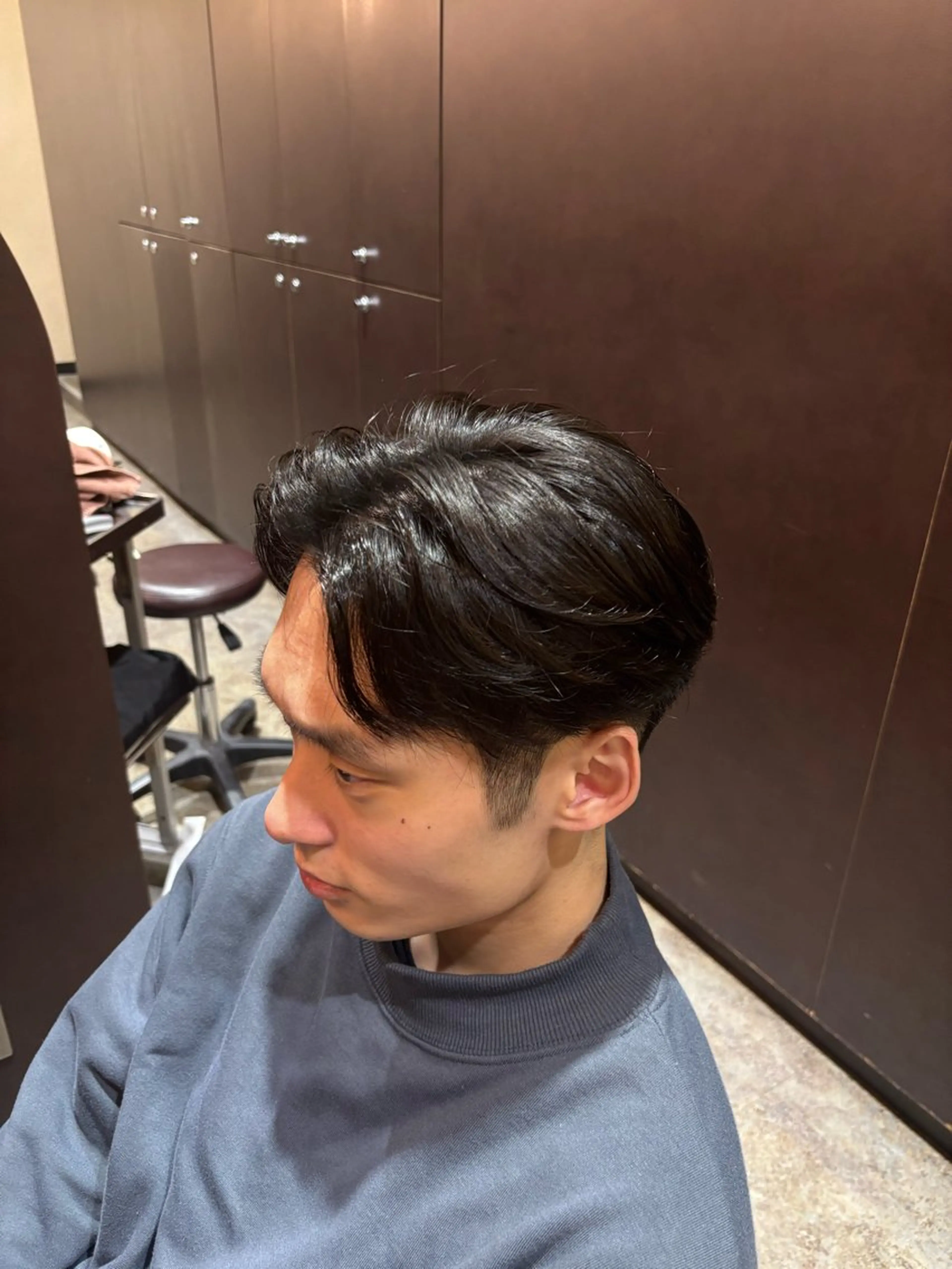 メンズ センターパート メンズ就活ヘア cure 船橋店所属・メンズヘア/艶カラー /ブリーチ/魁人のヘアスタイル