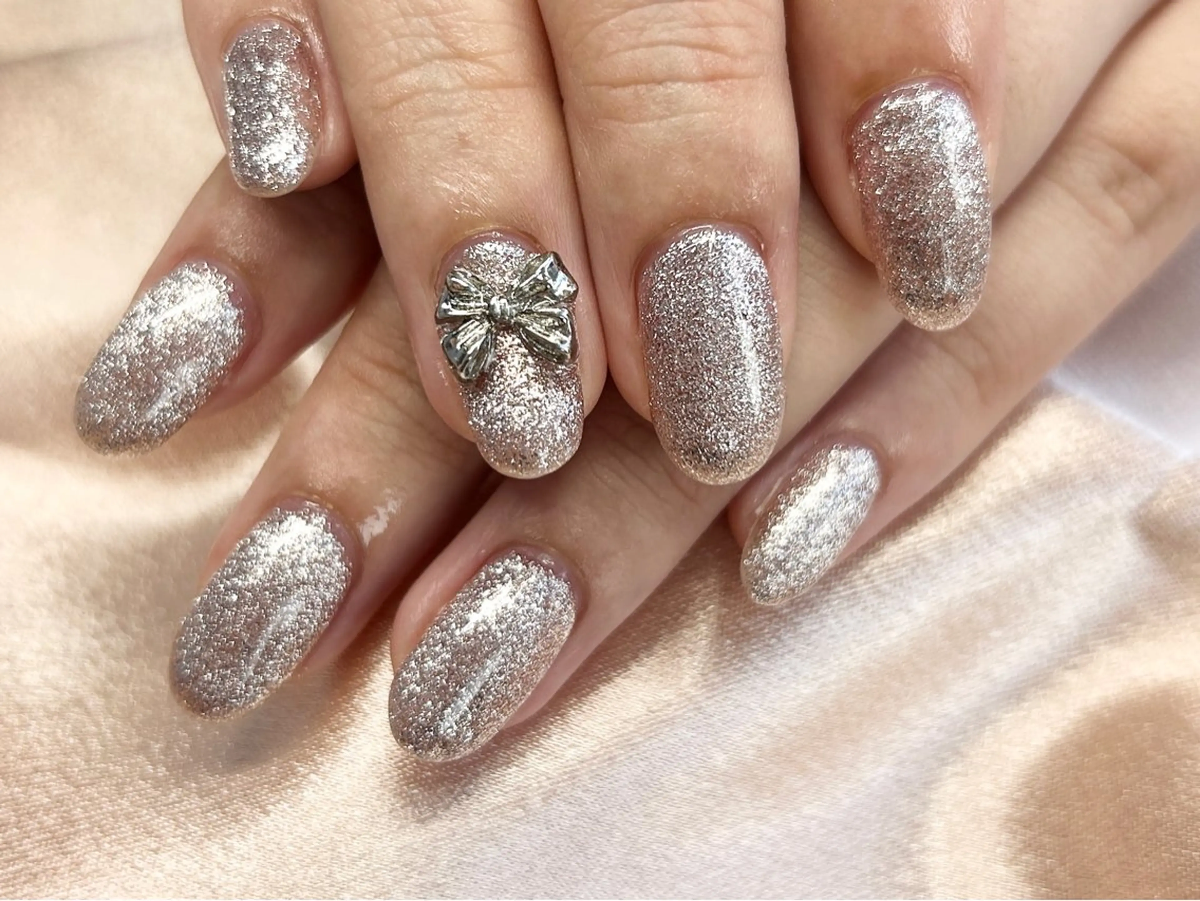 ネイル マグネットネイル ワンカラーネイル リボン ハンドネイル Forca total studio所属・Forca Airaのネイルデザイン