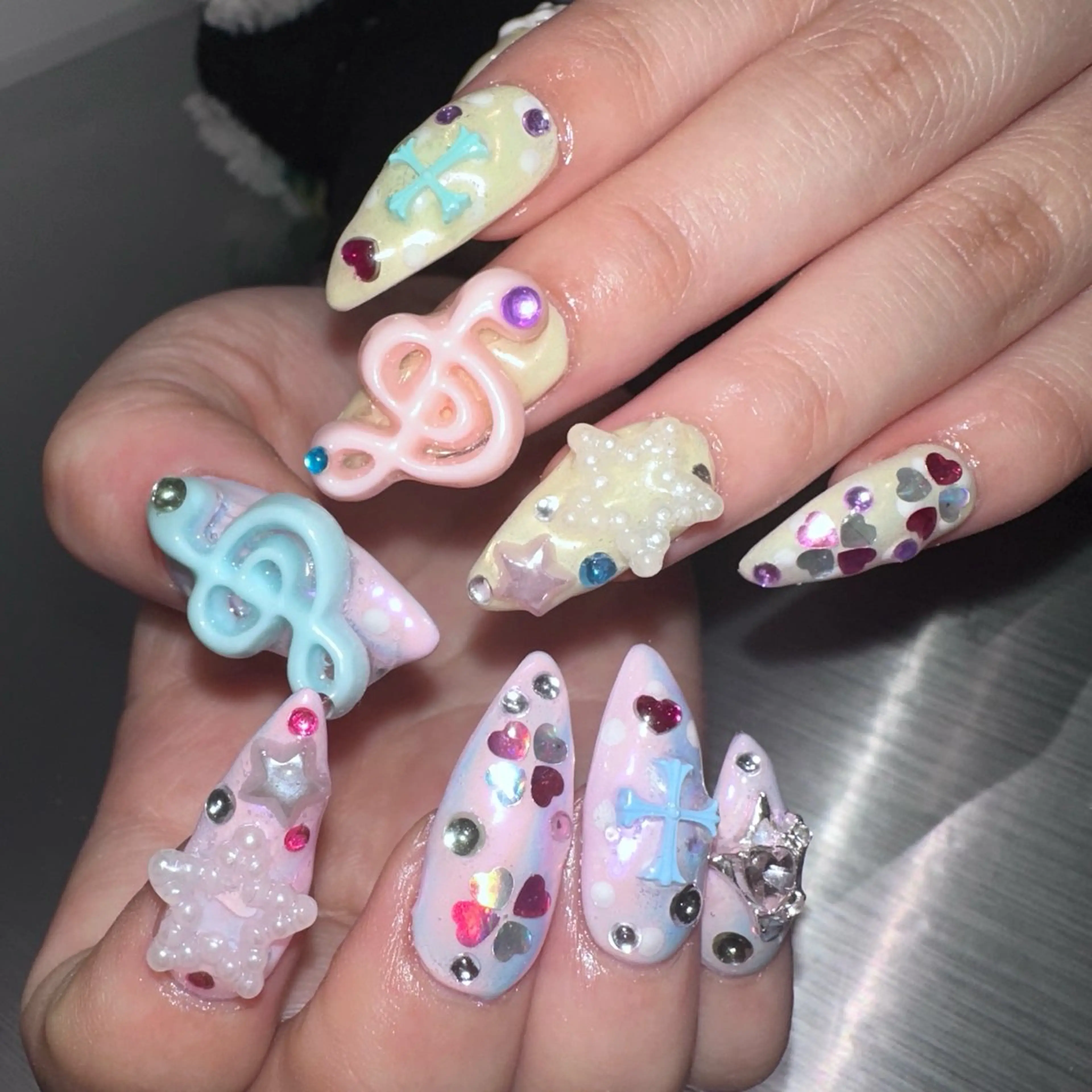 ネイル ハンドネイル 👽個性派ネイル🎀 komachiのヘアスタイル