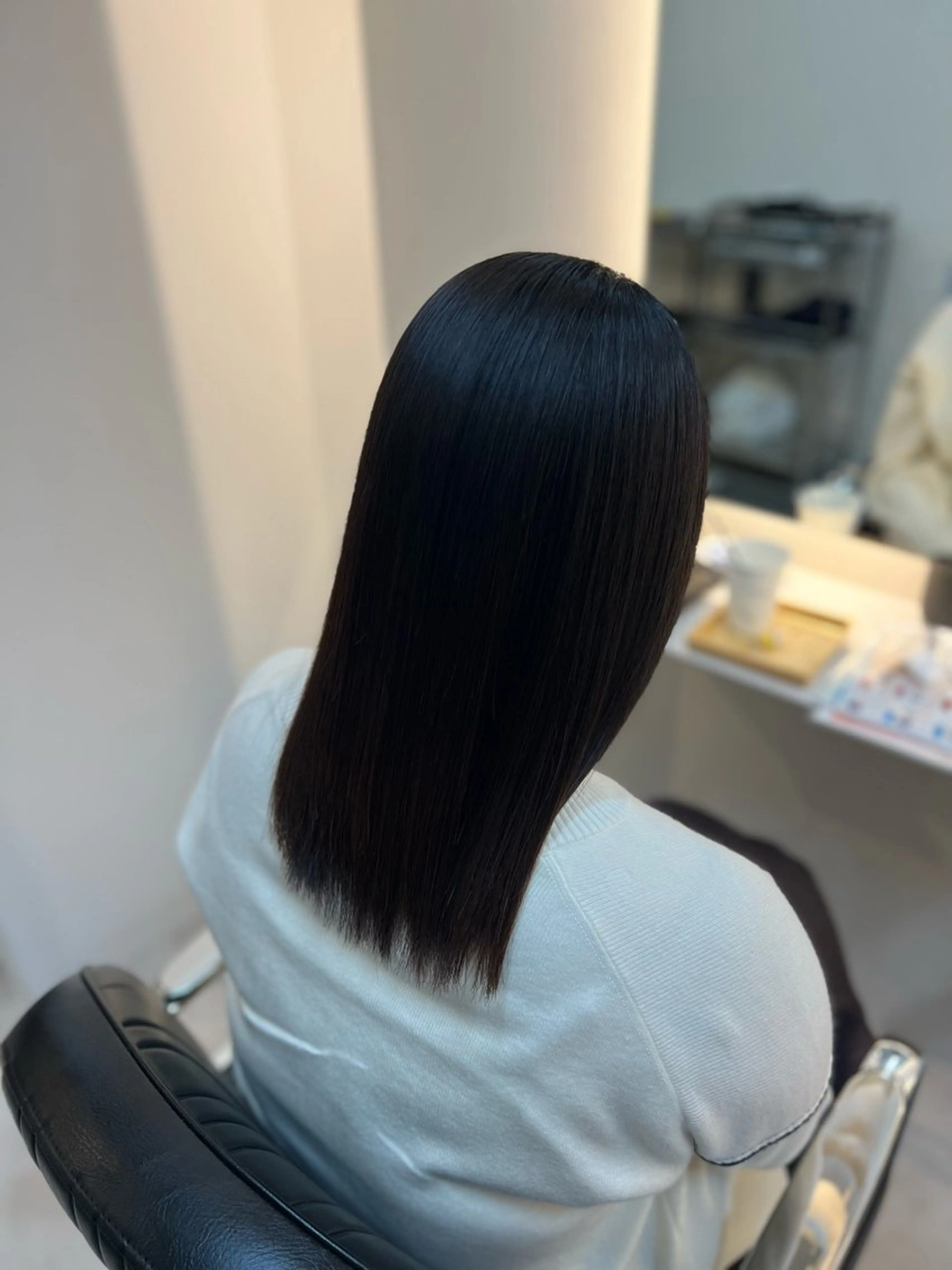 セミロング 魚谷 綾渚のヘアスタイル