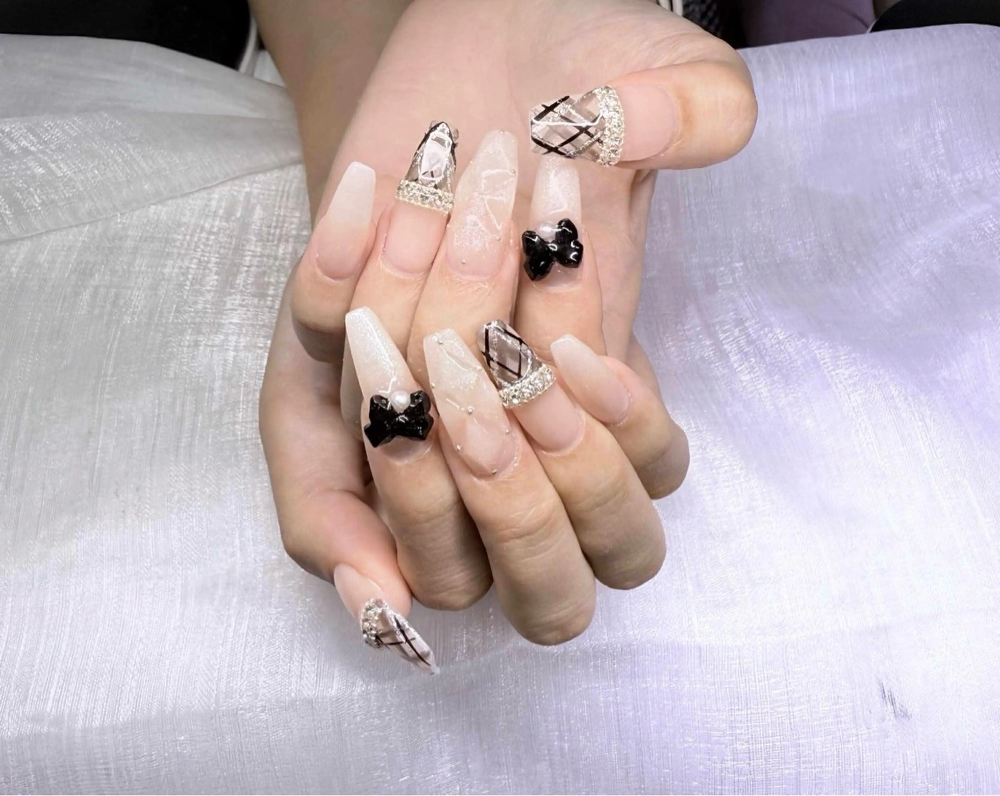 ネイル 長さ出し グラデーション 卒業式 キラキラネイル マグネットネイル ハンドネイル Lee Nailsのネイルデザイン