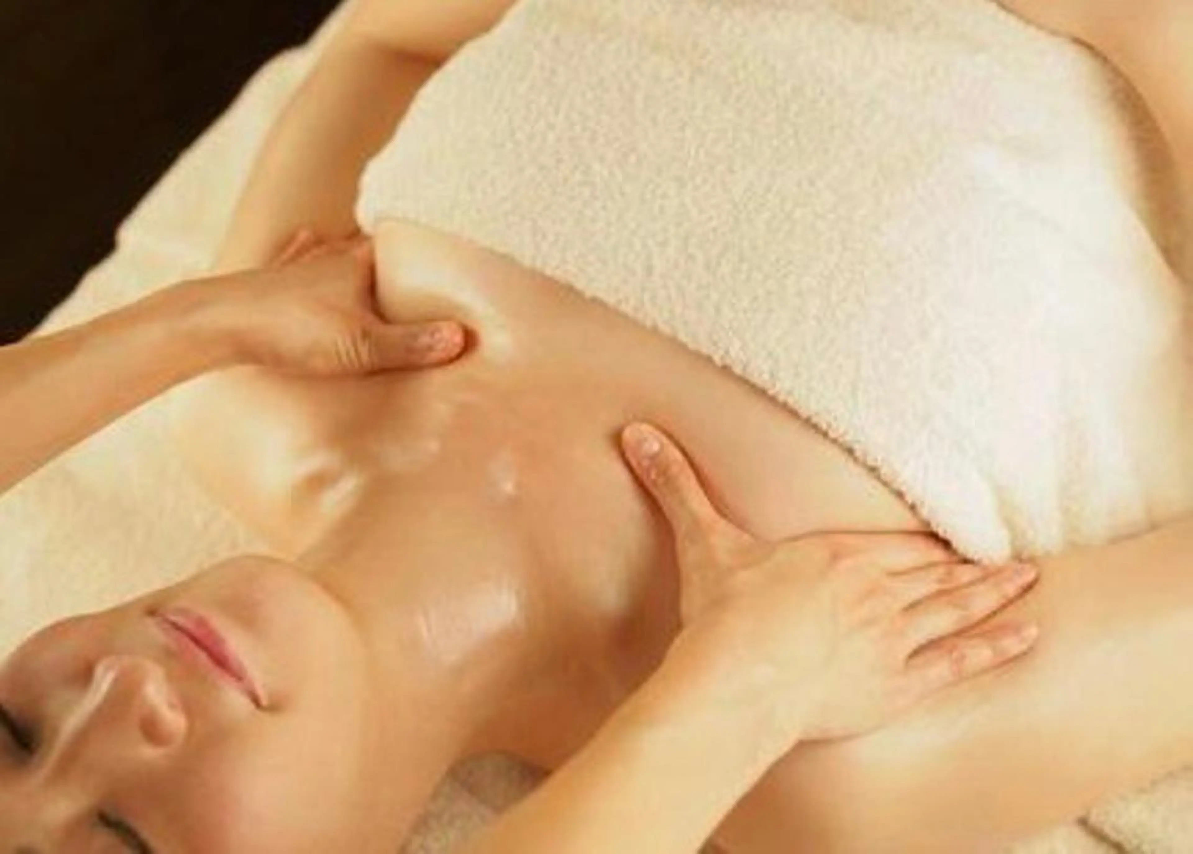 肌悩み改善エステコース✨お肌をとにかく変えたい方はまずこちらからスタート❣️安心選べるパック🎁付とお得になっておりますの写真