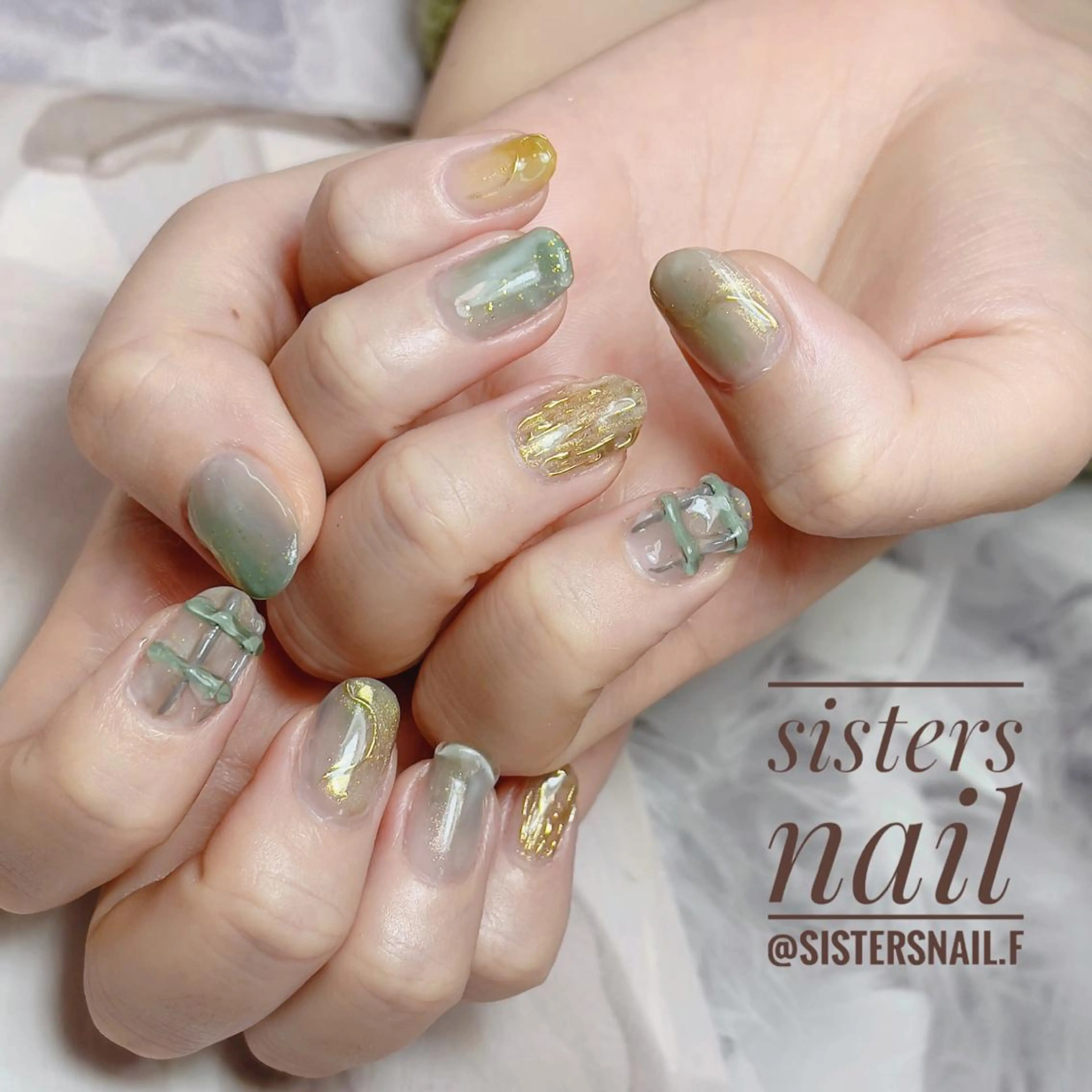 ネイル アートネイル カジュアル ミラーネイル 持ち込み ニュアンスネイル sisters nail.fのネイルデザイン