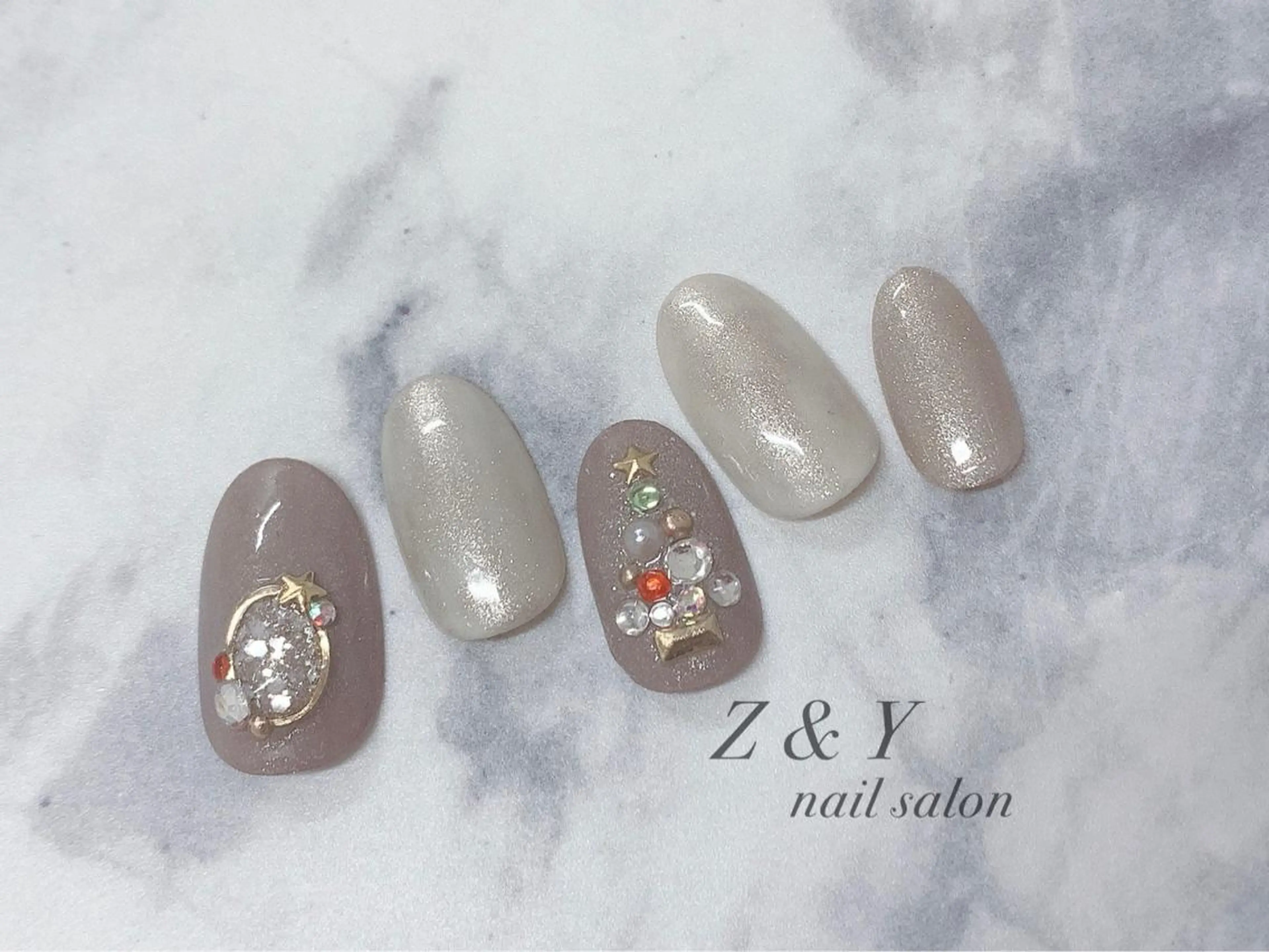 ネイル 冬ネイル クリスマス ﾌｨﾙｲﾝ専門ﾈｲﾙｻﾛﾝ彩 博多駅前店所属・ネイルサロン 彩 irodoriのネイルデザイン