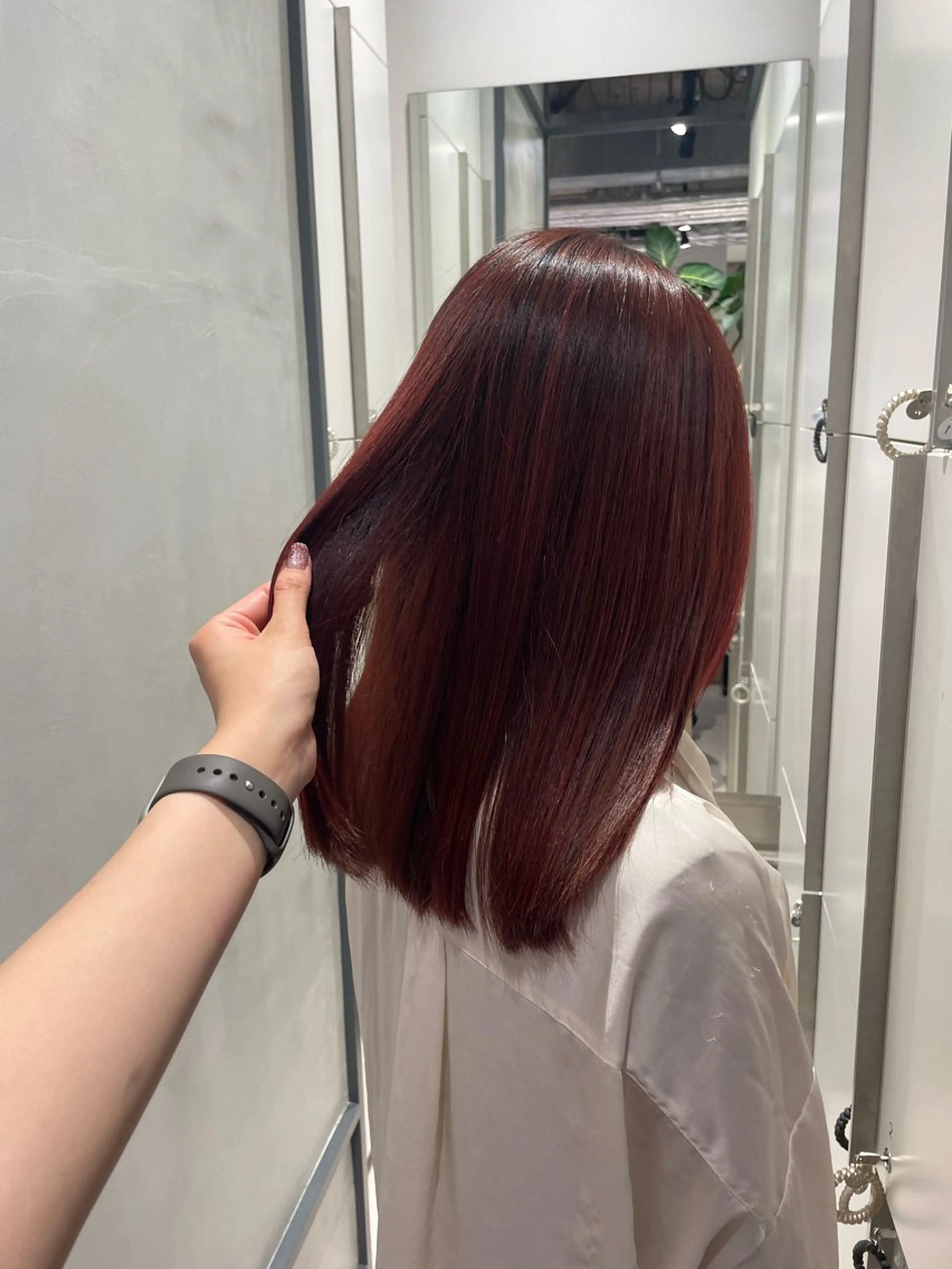 ミディアム カラー 大谷 百音のヘアスタイル