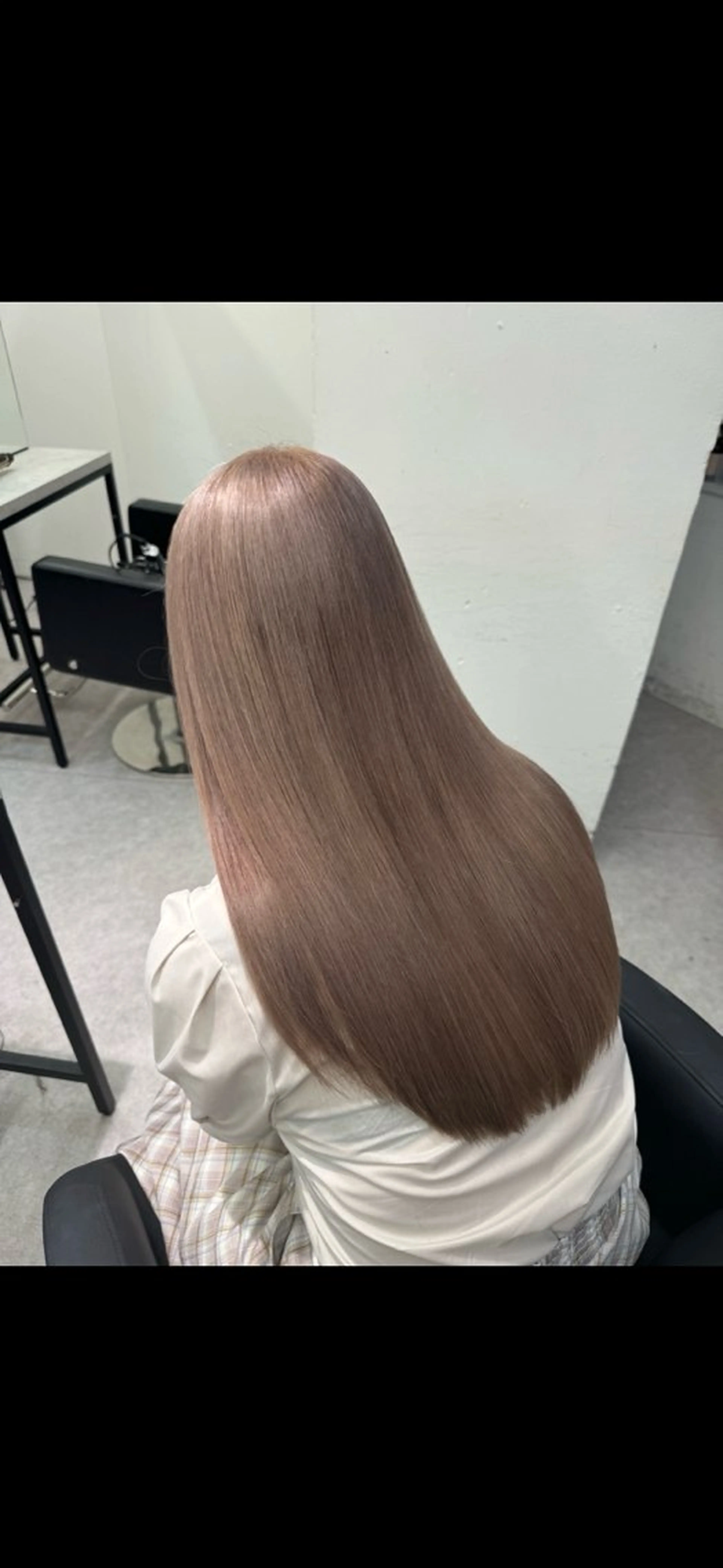 ロング カラー ベージュカラー ブリーチ ダブルカラー グレージュ ミルクティーベージュ ヘアカラー ブリーチ/グレージュ 🎀momo🎀のヘアスタイル