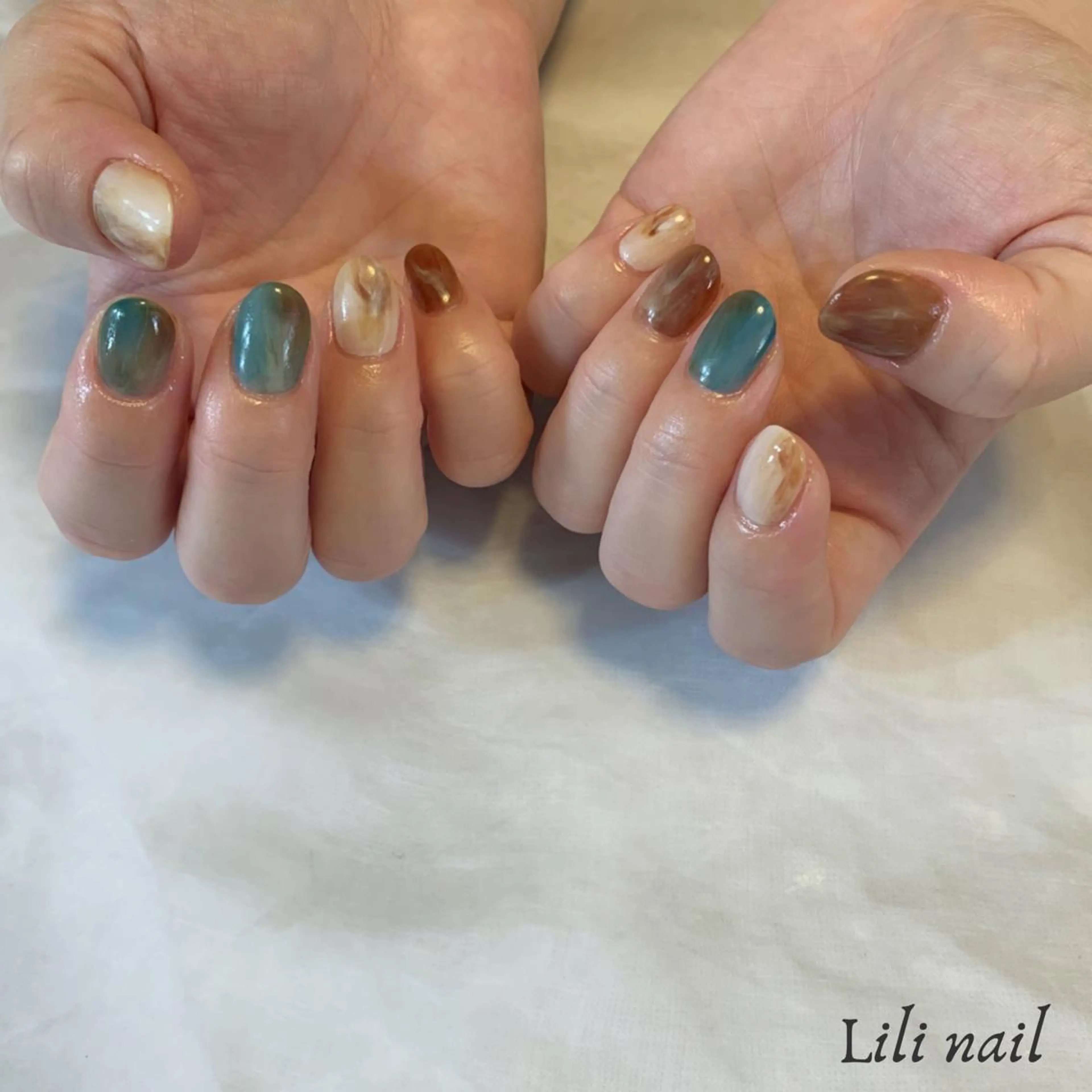 ショート ネイル アートネイル 持ち込み ニュアンスネイル ハンドネイル Lili beauty salon所属・Lilibeauty salonのネイルデザイン