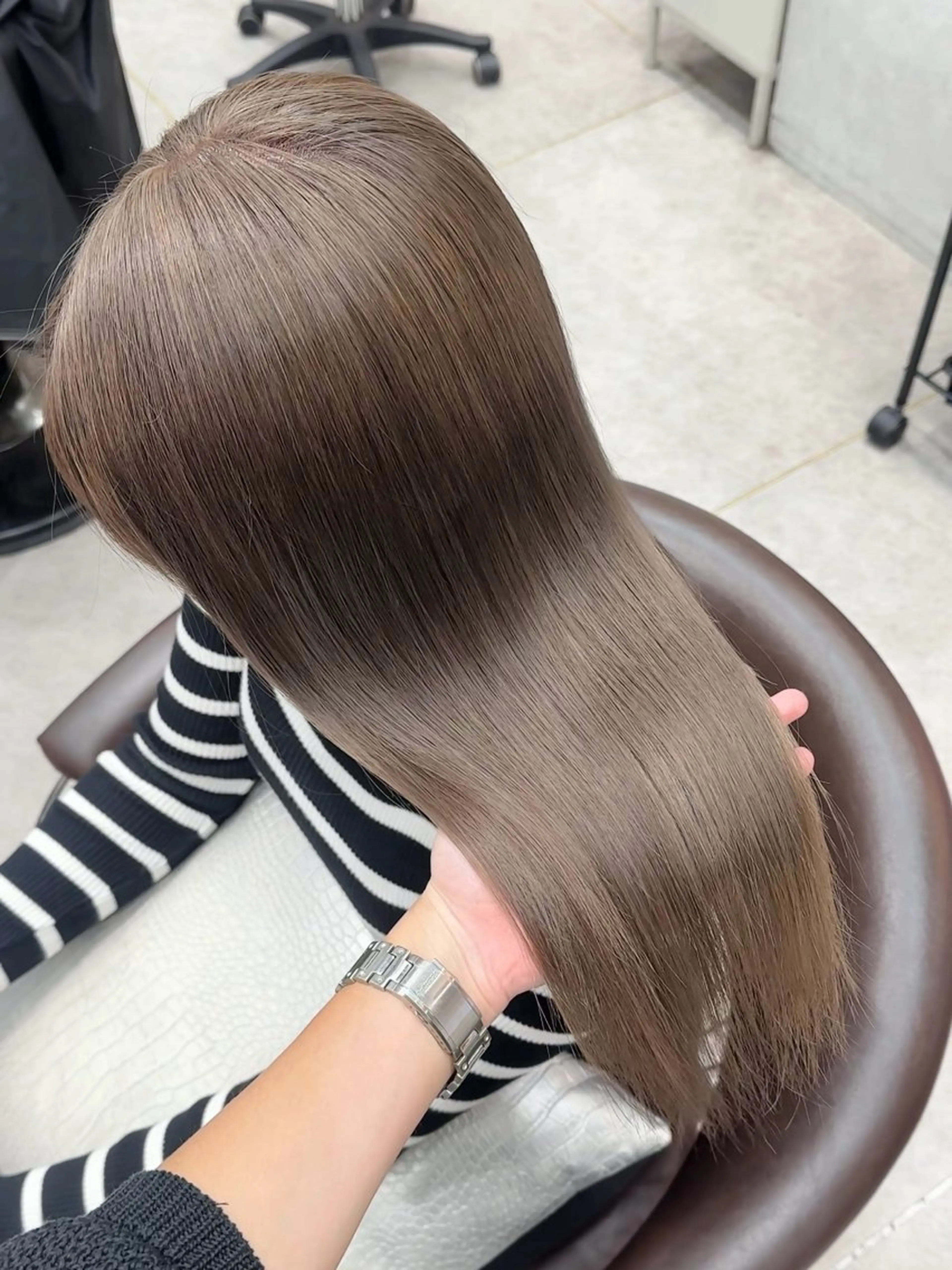 セミロング カラー ヘアアレンジ ヘアカラー トリートメント yuuto🌈 冬の透け感カラーのヘアスタイル