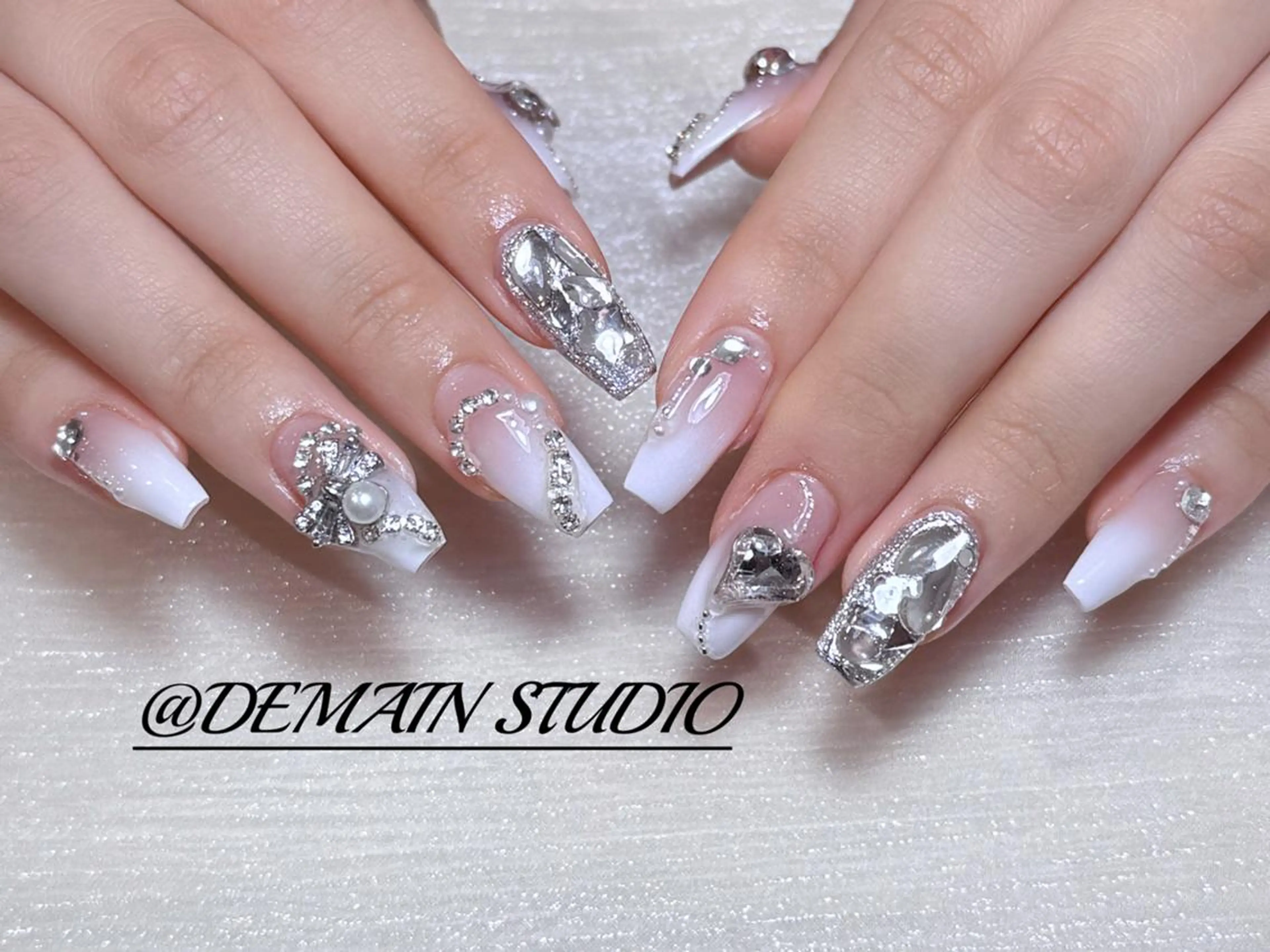 12月⭐オフ無料⭐ 🍒チップ+ジェル長さだし⭐️持ち込みデザイン⭐️アート1️⃣0️⃣本の写真