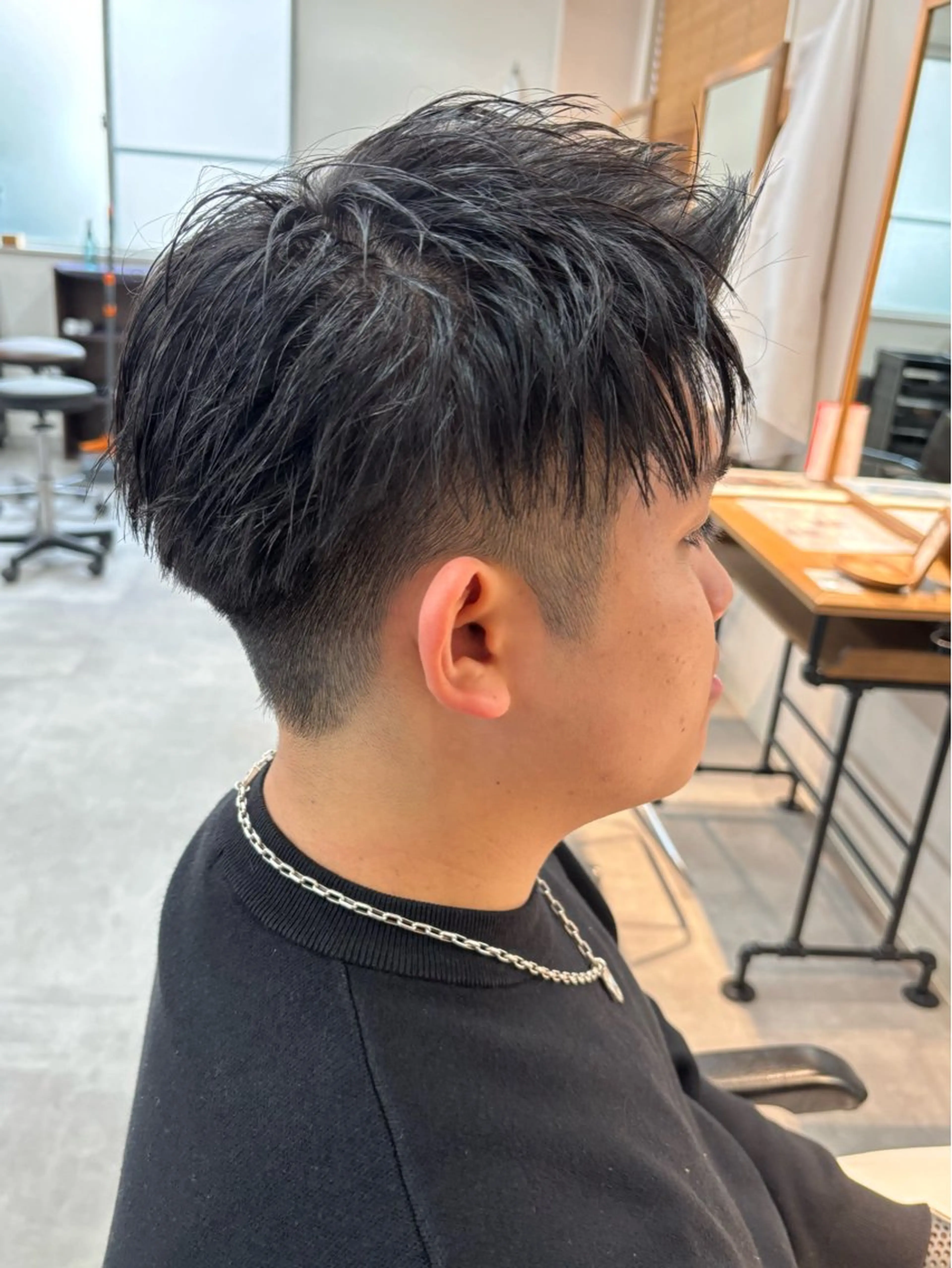 メンズ ビジネス ツーブロック カット フェザーパーマ/韓国 /メンズカット/保立のヘアスタイル