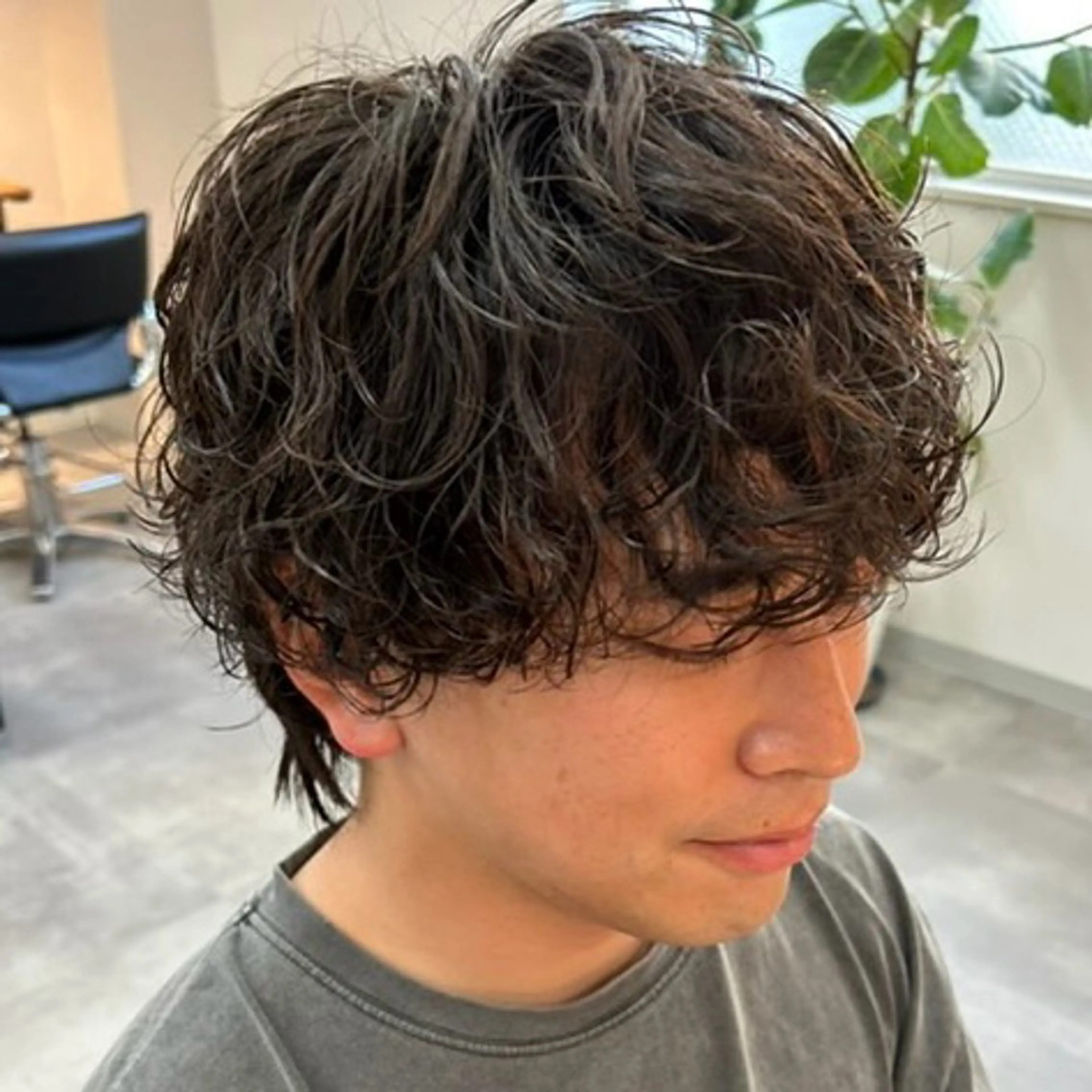 パーマ メンズ マッシュウルフ マッシュ メンズパーマ 刈り上げ メンズウルフカット カット パーマ トリートメント 男の理想を叶える🔥 メンズパーマ特化｜関のヘアスタイル