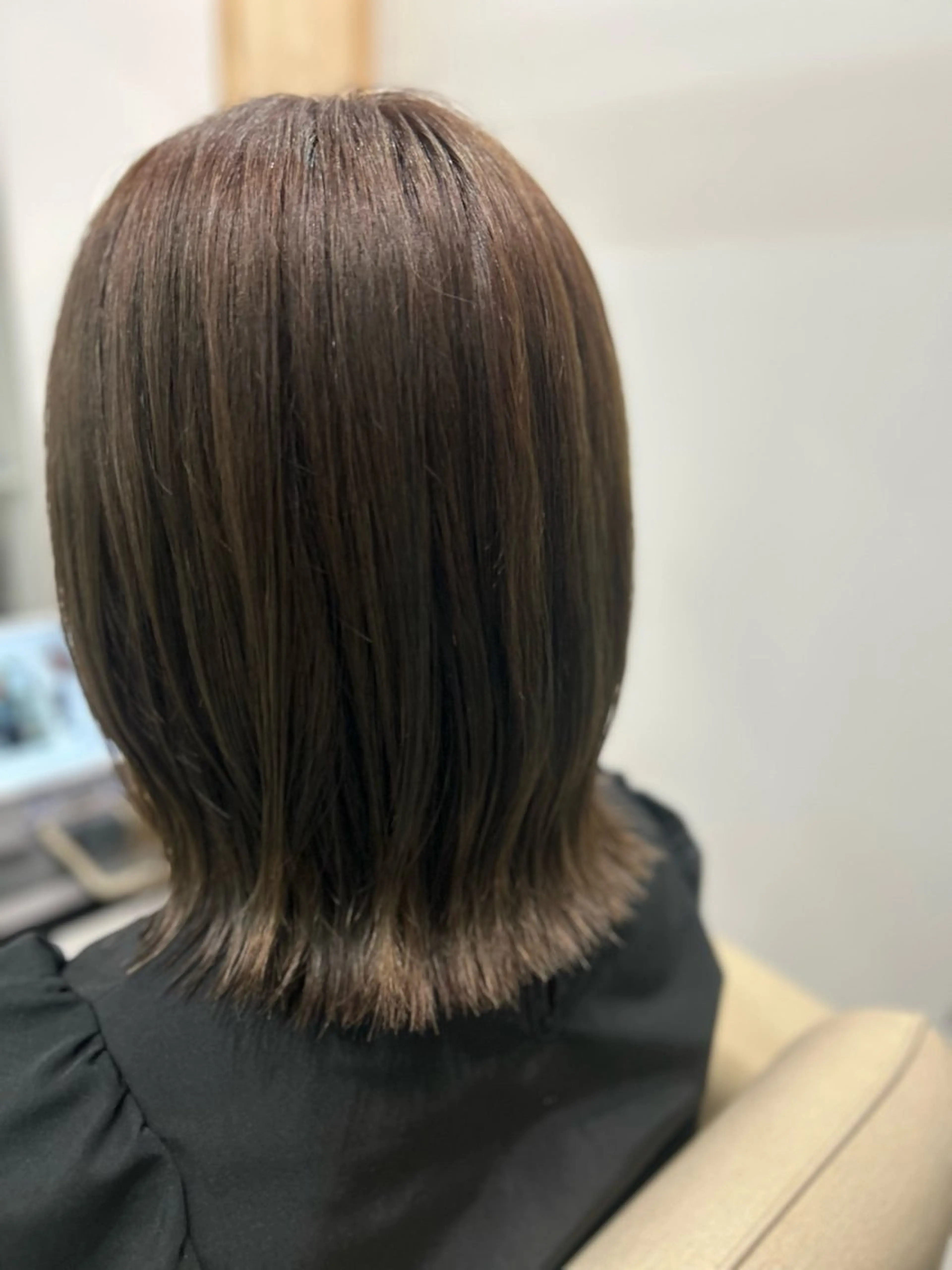 ミディアム カラー ベージュカラー オリーブベージュ 外ハネヘア カット ヘアカラー トリートメント aster/ボブ/ 髪質改善/岡田 愛理のヘアスタイル