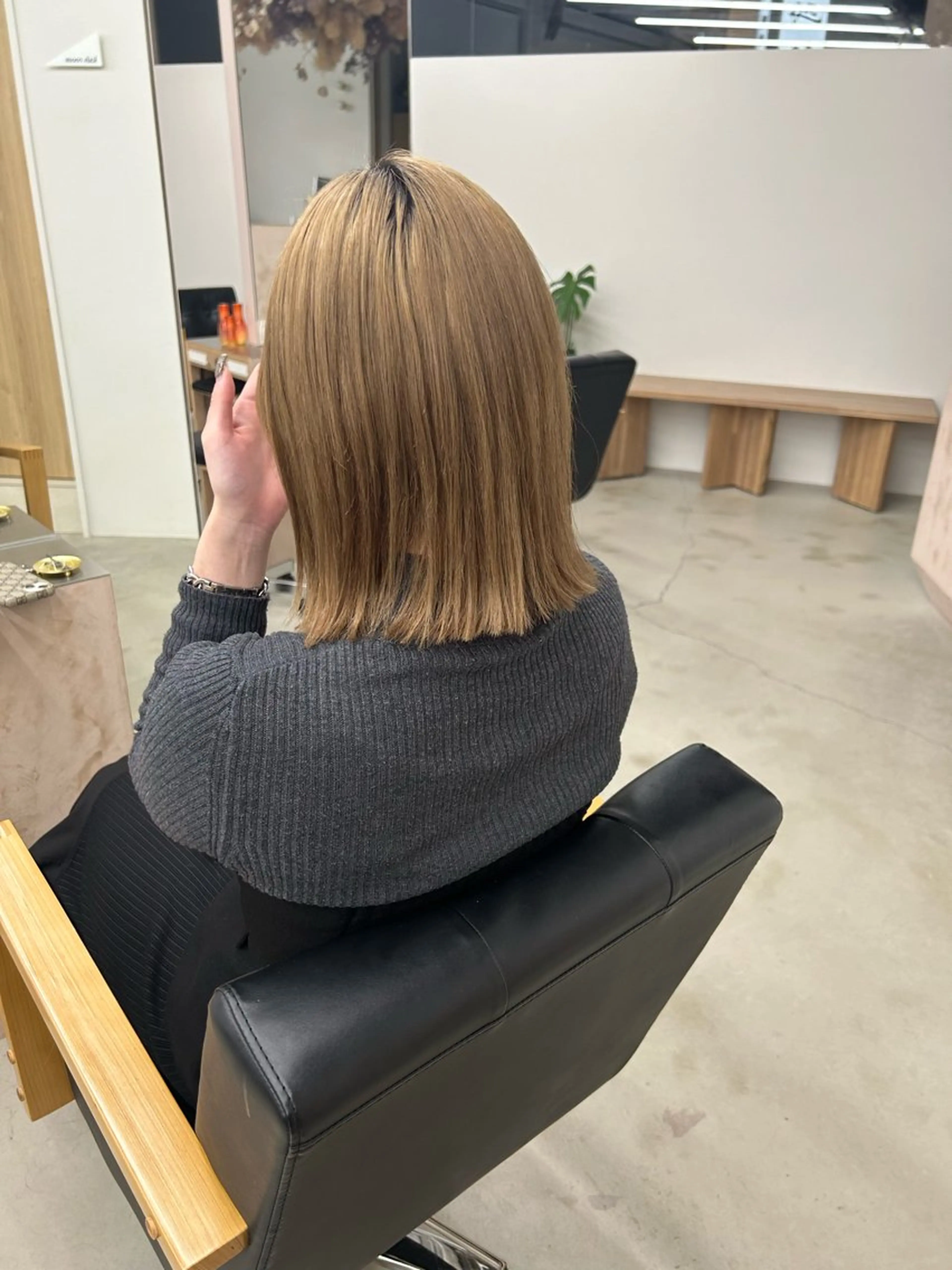 ミディアム ボブ noa  🦋 ブリーチ/暖色のヘアスタイル