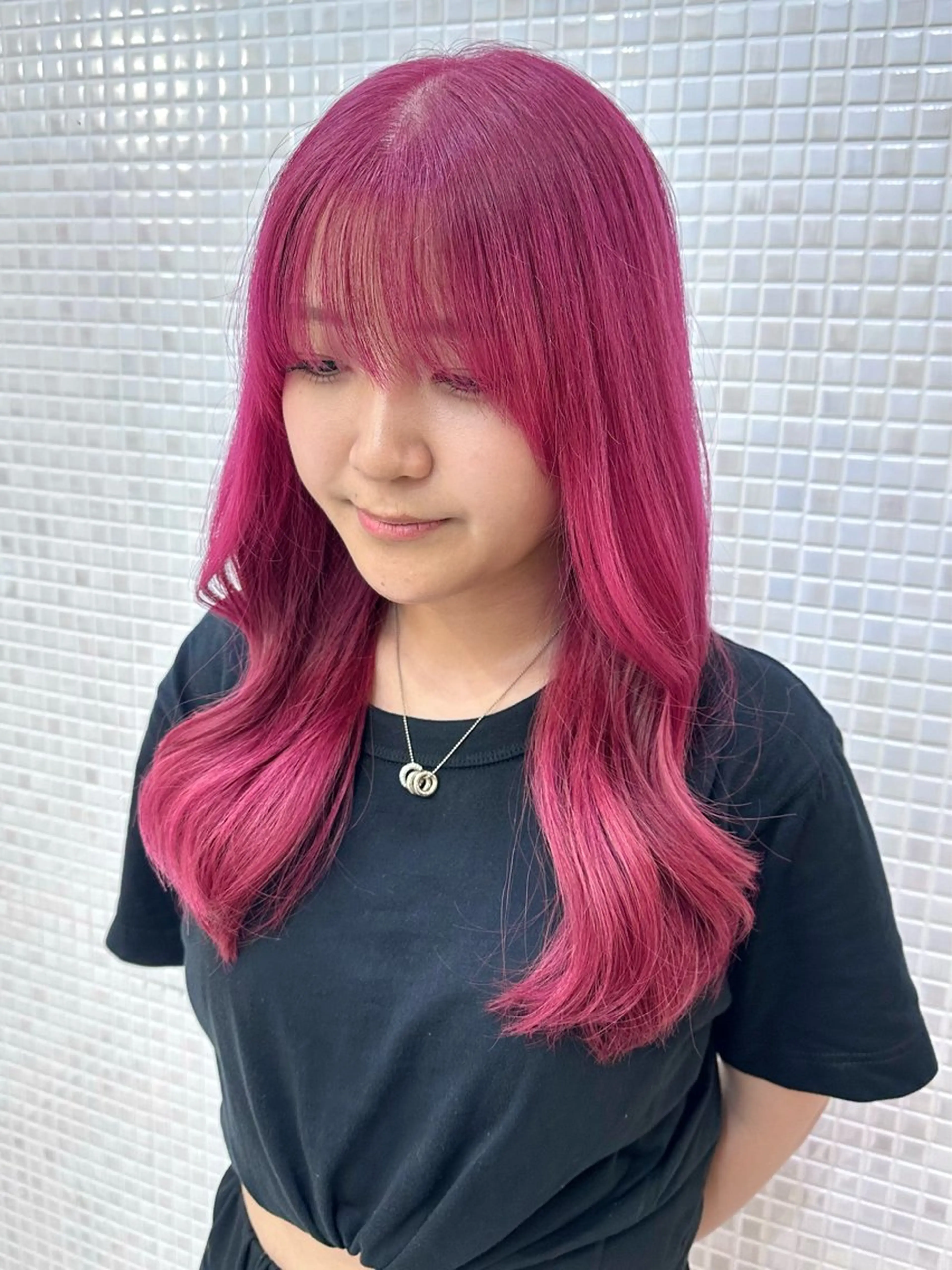 ロング カラー ブリーチ ピンクカラー 顔まわりレイヤー 顔周りカット レイヤーカット 髪質改善・艶髪カラー 🌷miku🌷のヘアスタイル