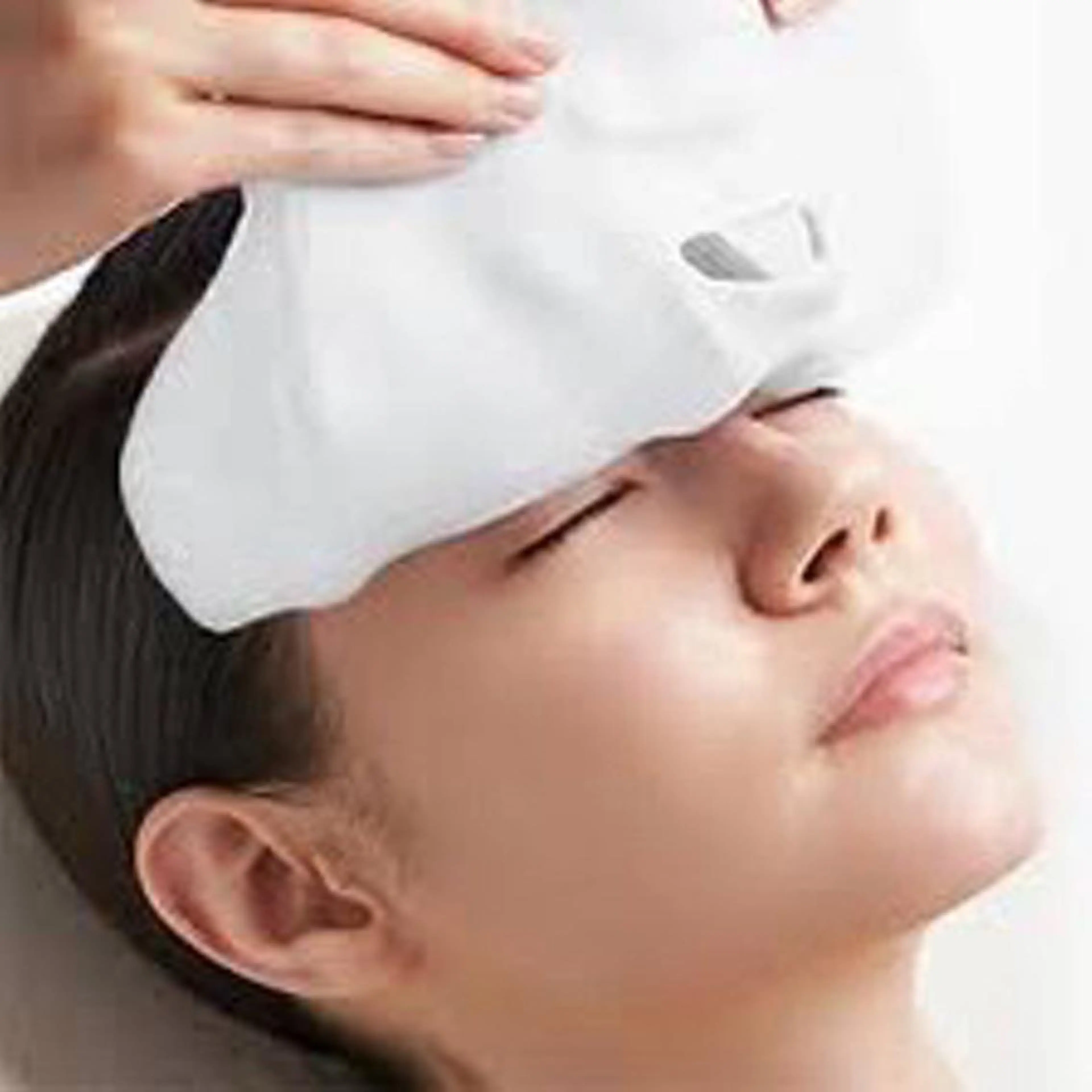 🍀ミニモ限定🍀ハリケア🍀エステ専用シートマスク💖ハリ感.フェイスラインUPを実感💕しっとりもちもち肌への写真