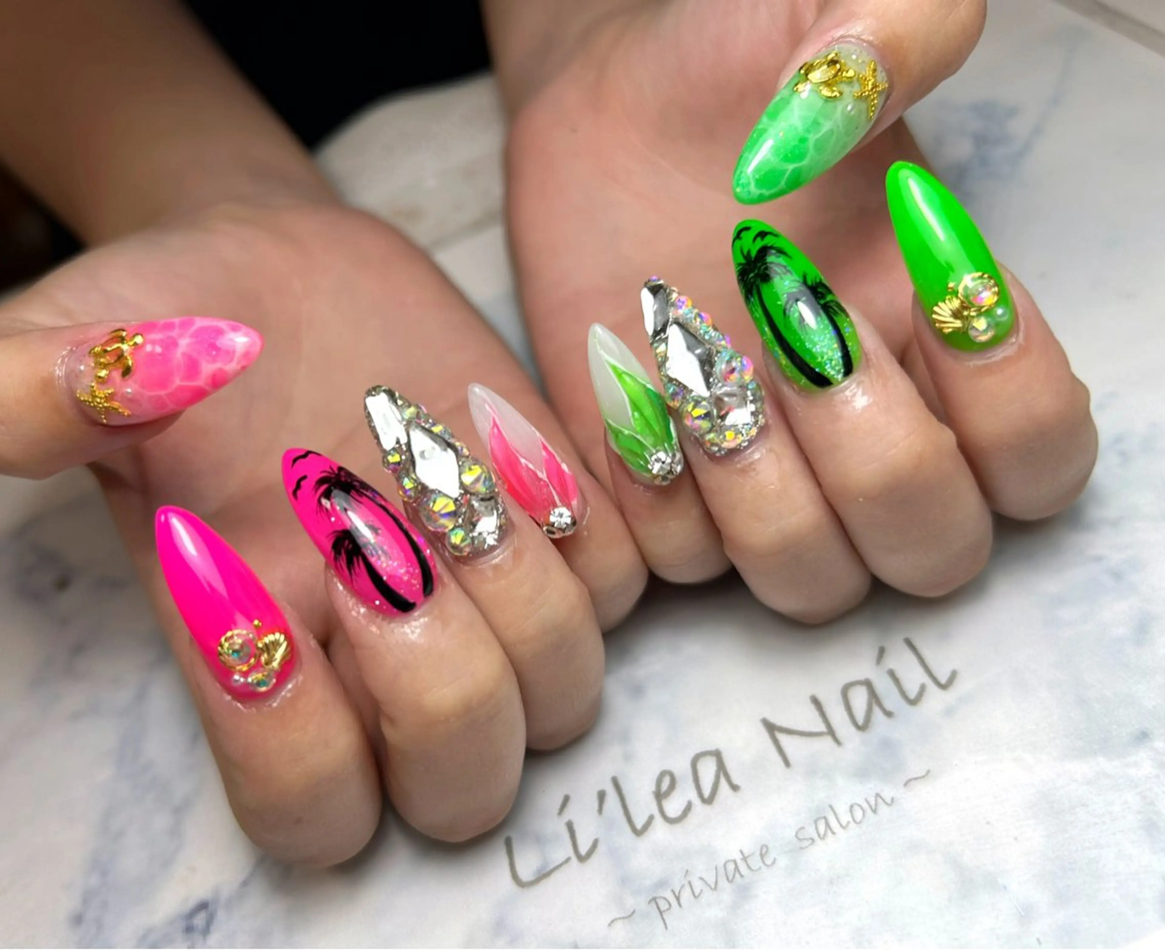 ネイル Li'leaNail AINAのネイルデザイン