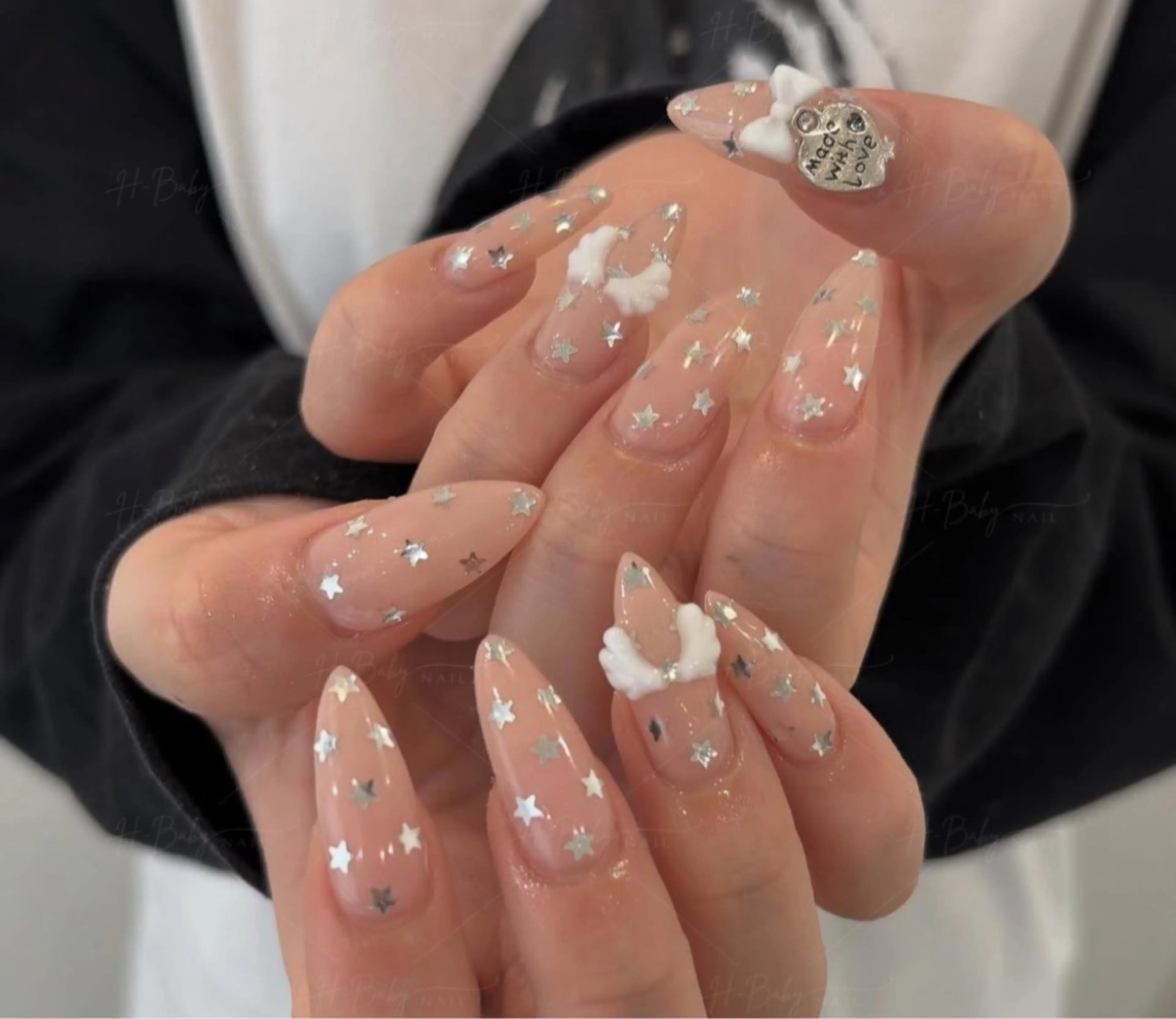 ネイル オーロラネイル フレンチネイル ジェルネイル ハロウィン キラキラネイル H.baby Nail Salonのネイルデザイン